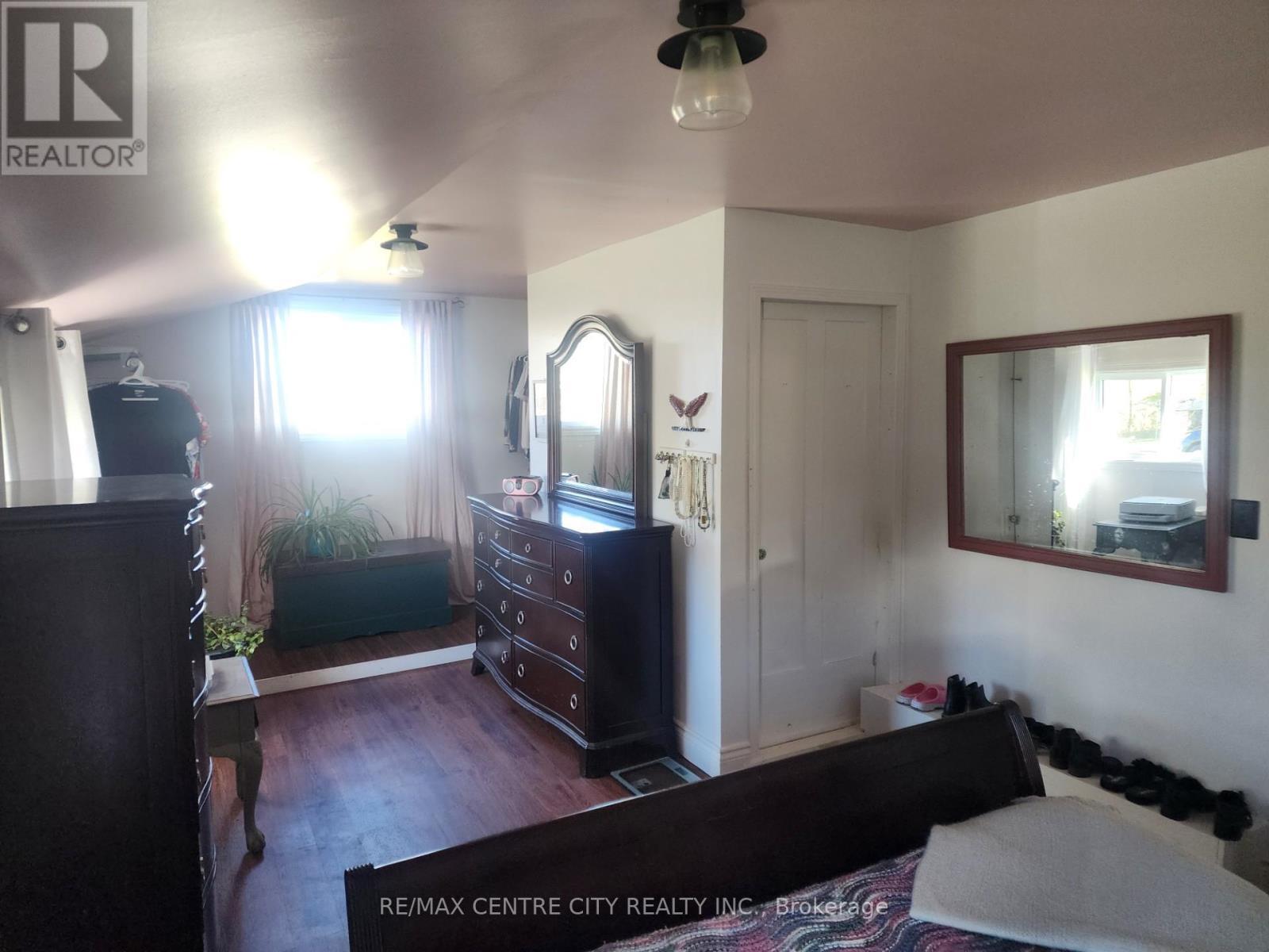 33168 Back Street, Dutton/Dunwich (Iona), ON - Indoor