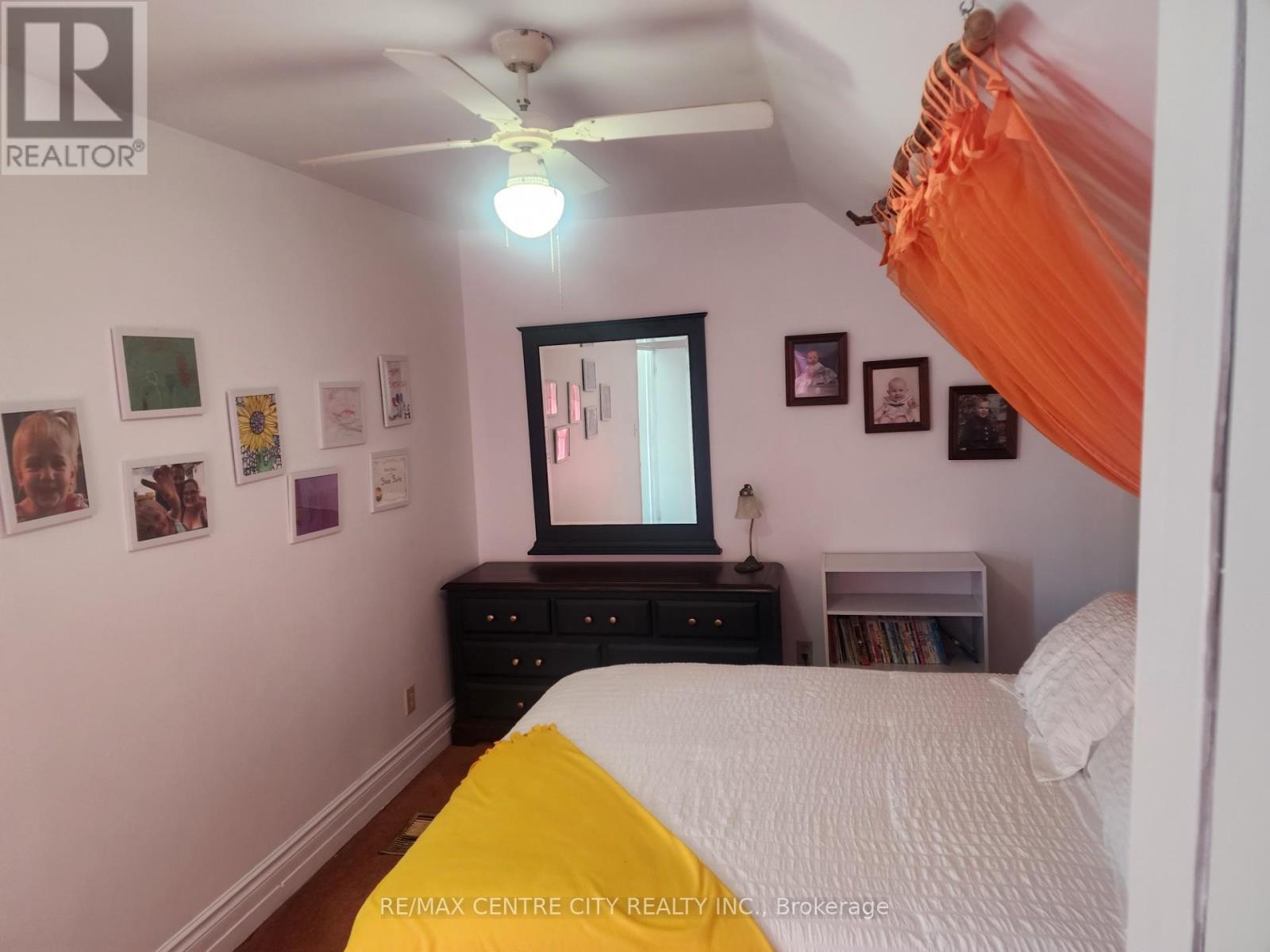 33168 Back Street, Dutton/Dunwich (Iona), ON - Indoor Photo Showing Bedroom