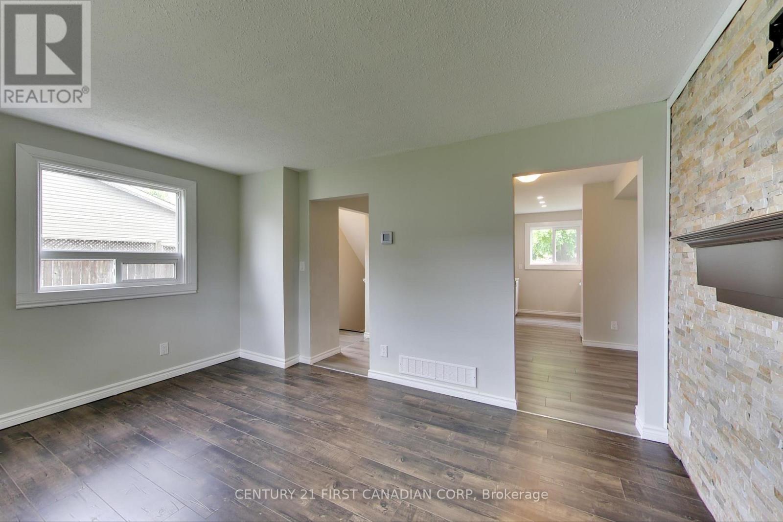 355 Somerset Crescent, Sarnia, ON - Indoor Photo Showing Other Room