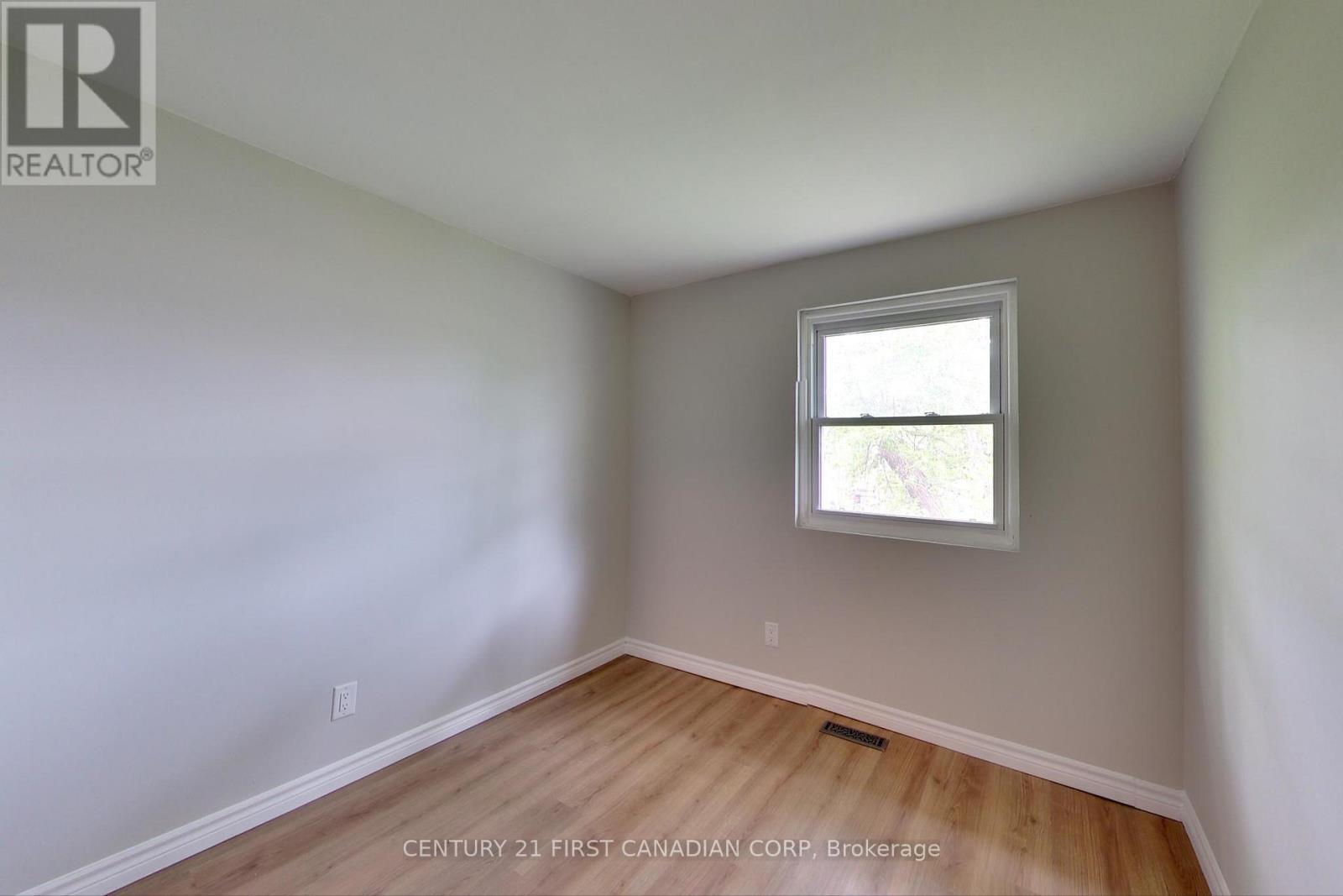 355 Somerset Crescent, Sarnia, ON - Indoor Photo Showing Other Room