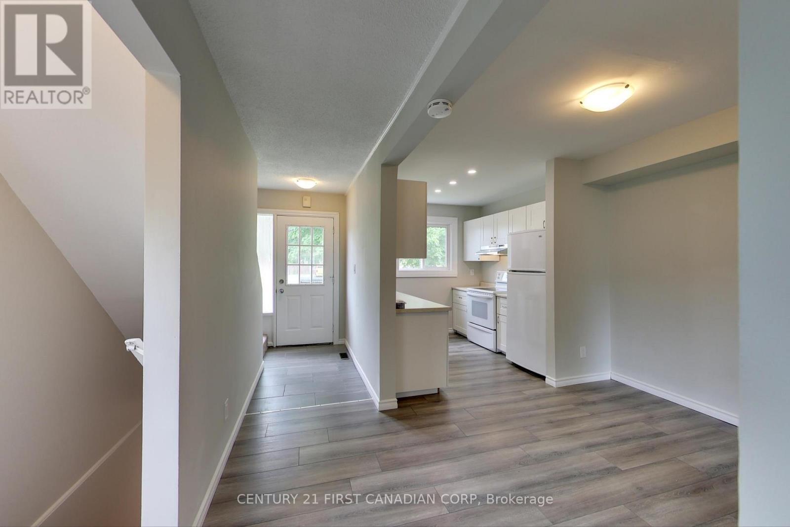 355 Somerset Crescent, Sarnia, ON - Indoor Photo Showing Other Room