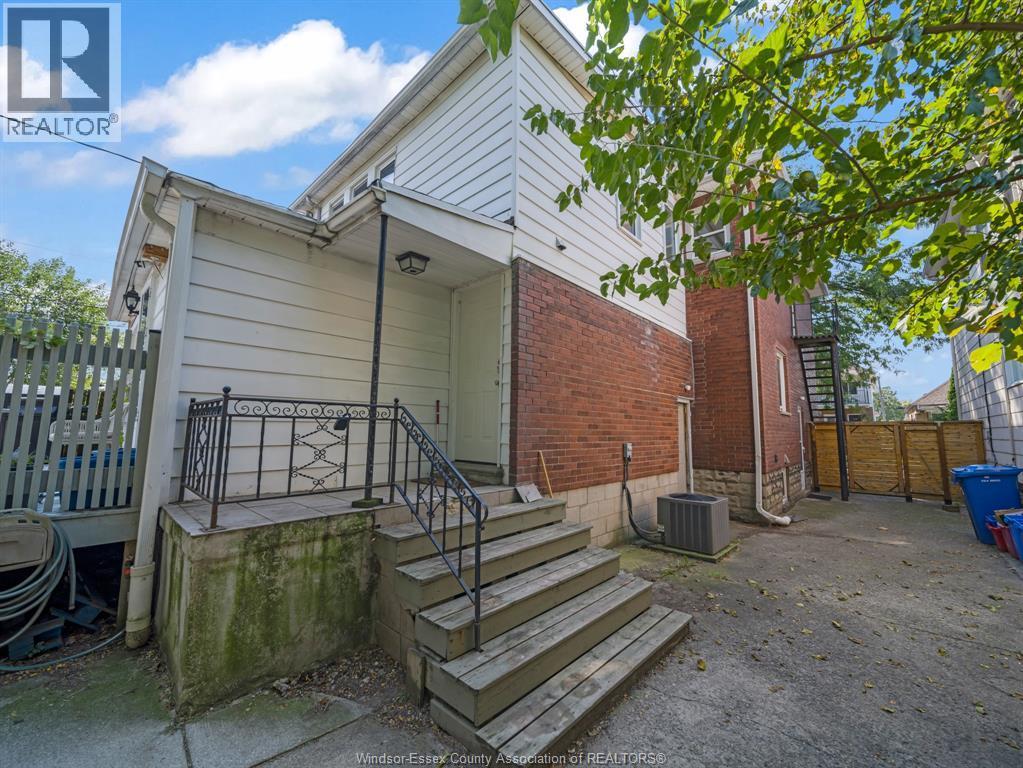 758 Pierre, Windsor, ON - Outdoor