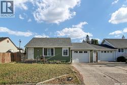 1018 O AVENUE S  Saskatoon, SK S7M 1Z6