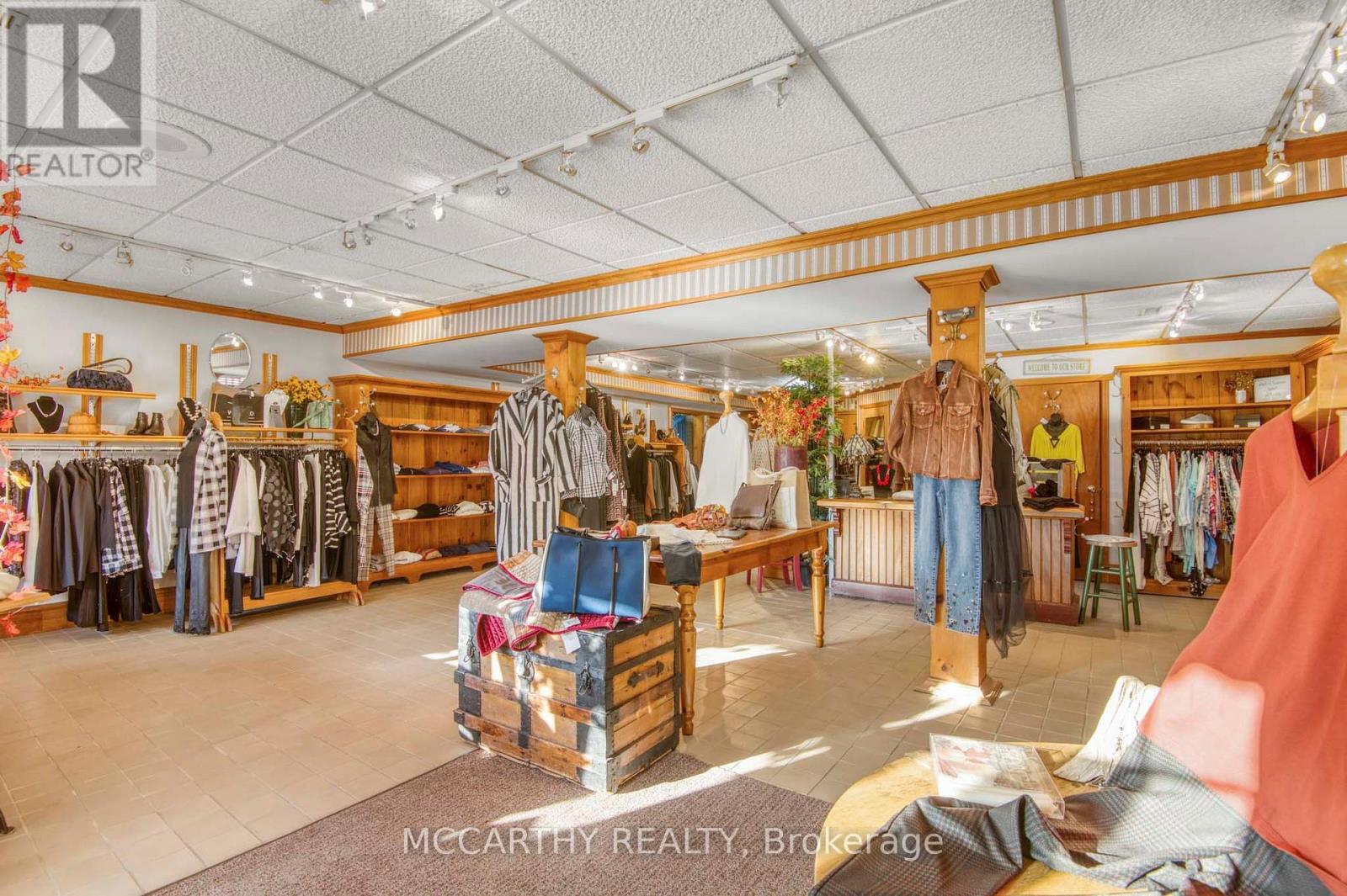 open and plenty of room for displays - 21 Toronto Street S, Grey Highlands, ON