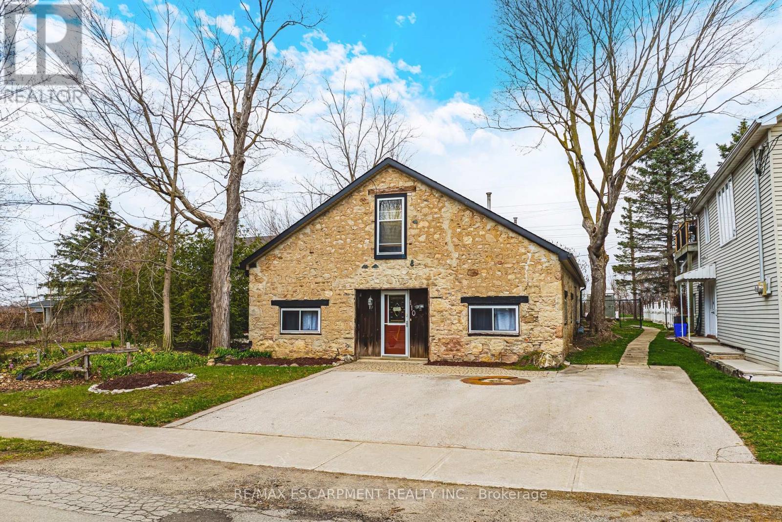 110 Freelton Road, Hamilton, ON