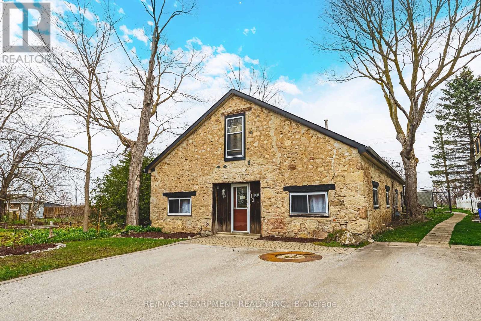 110 Freelton Road, Hamilton, ON