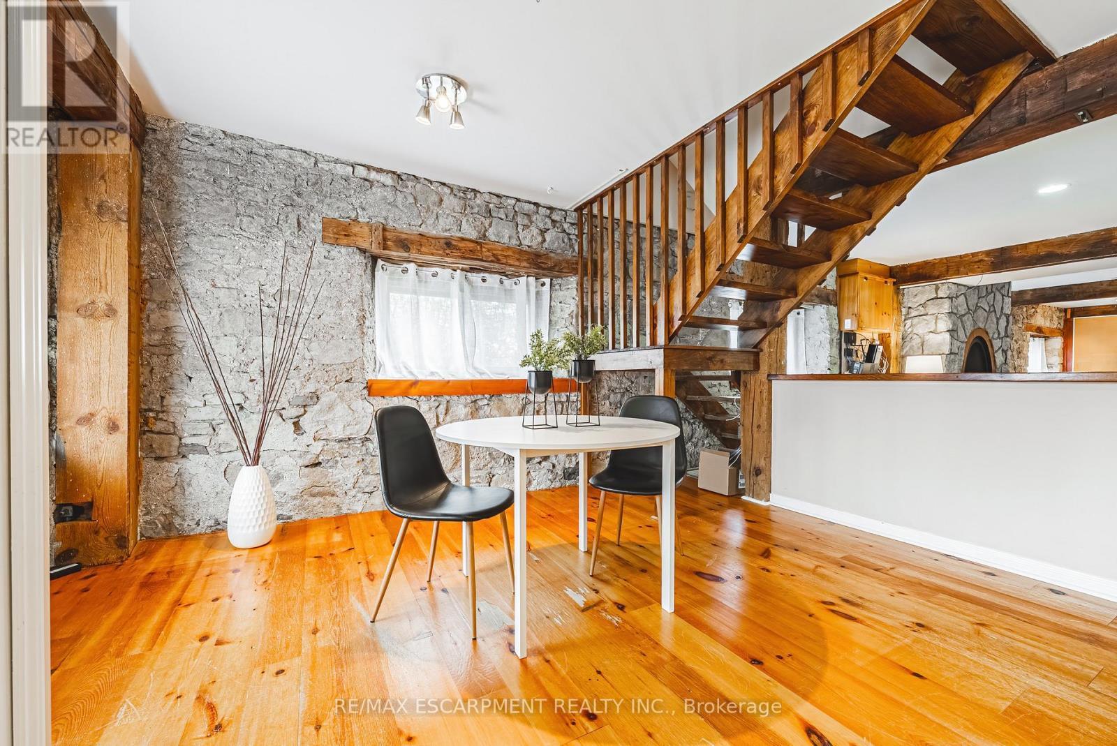 110 Freelton Road, Hamilton, ON