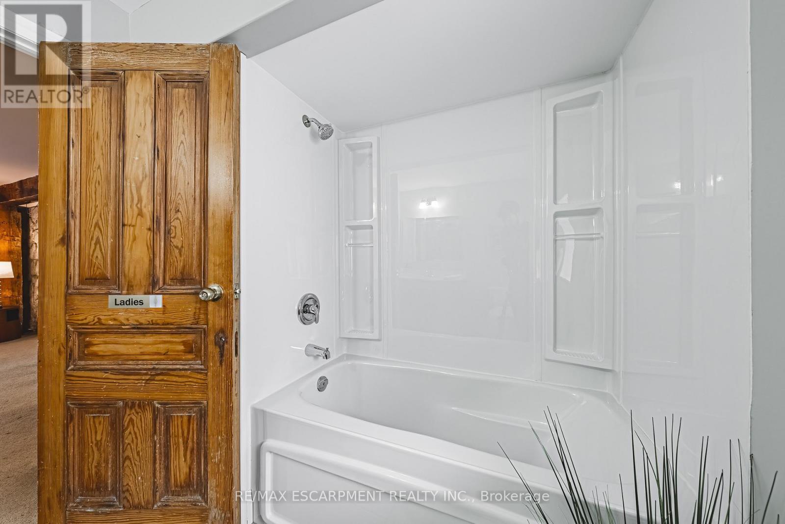 110 Freelton Road, Hamilton, ON