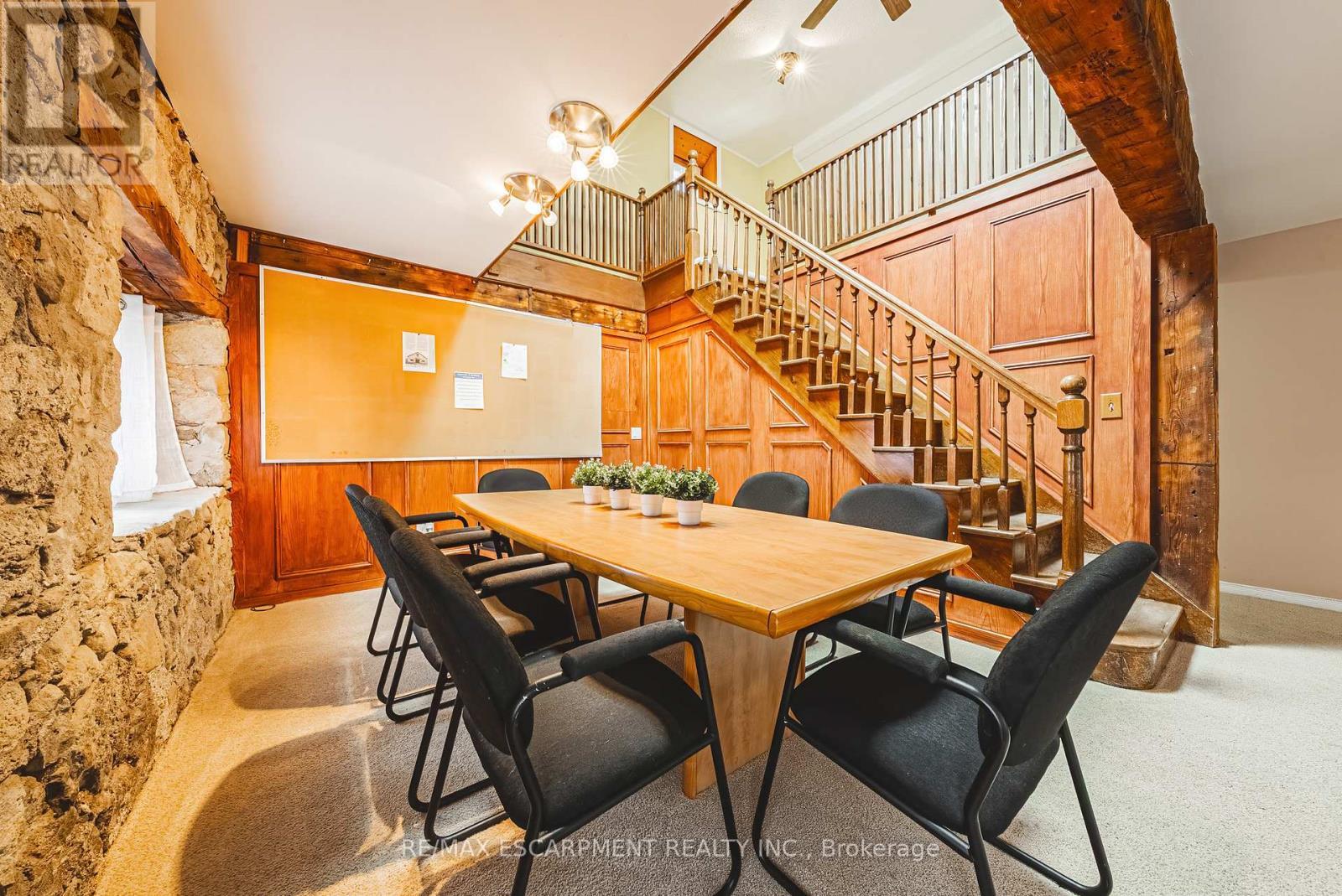 110 Freelton Road, Hamilton, ON