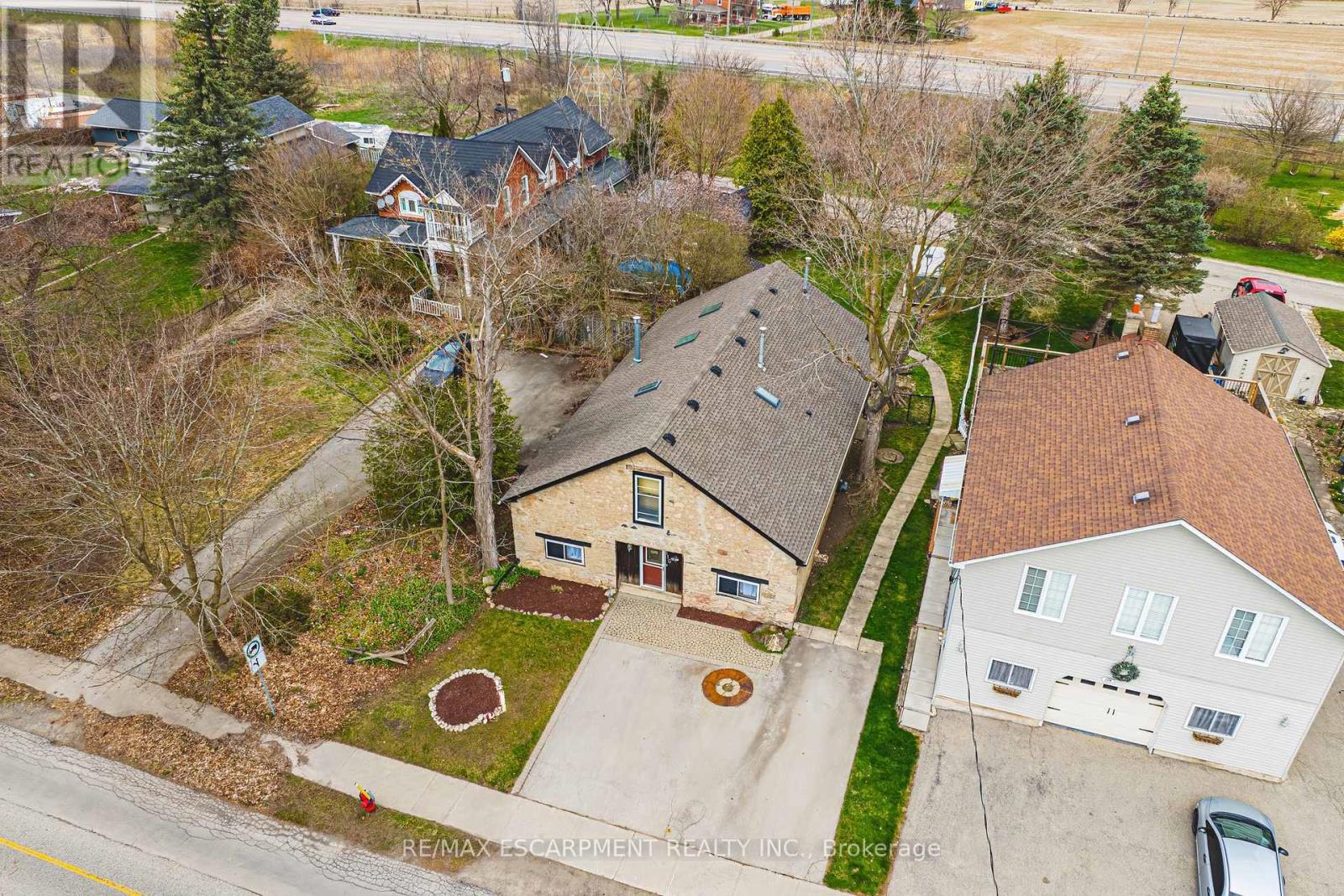 110 Freelton Road, Hamilton, ON