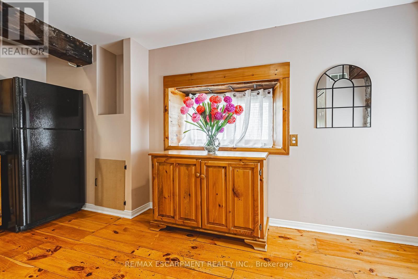 110 Freelton Road, Hamilton, ON