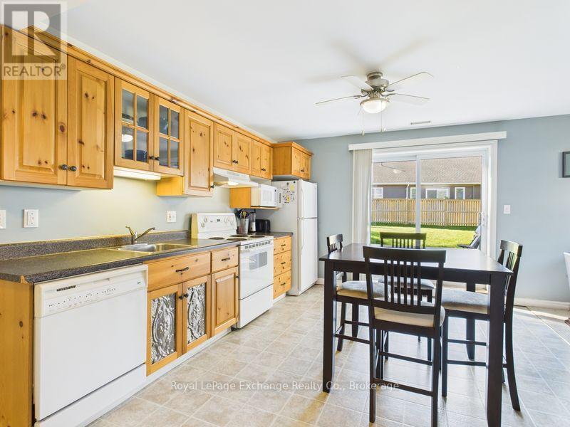 Lower - 378 Duncan Place, Kincardine, ON - Indoor Photo Showing Kitchen