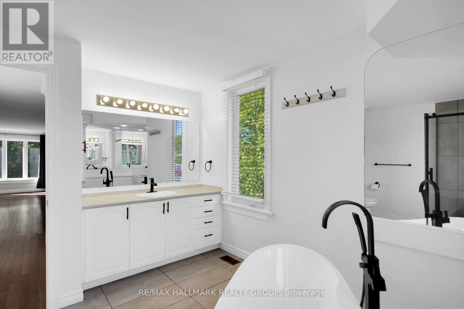 1662 Hunters Run Drive, Ottawa, ON