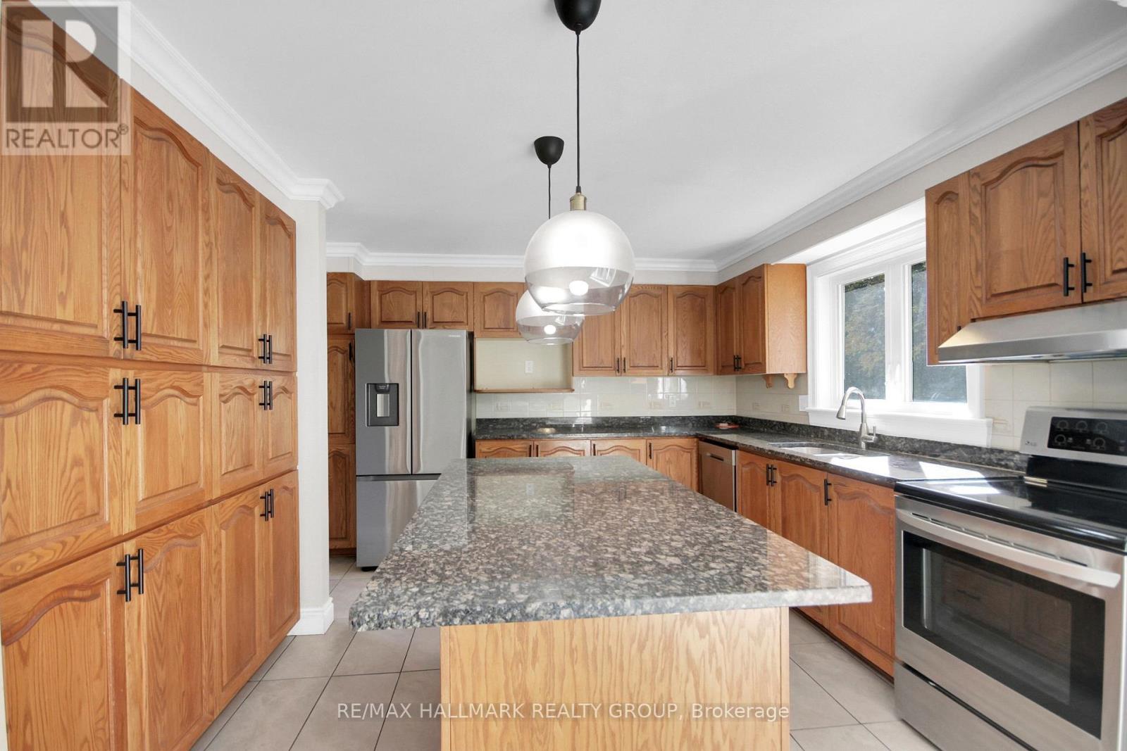 1662 Hunters Run Drive, Ottawa, ON