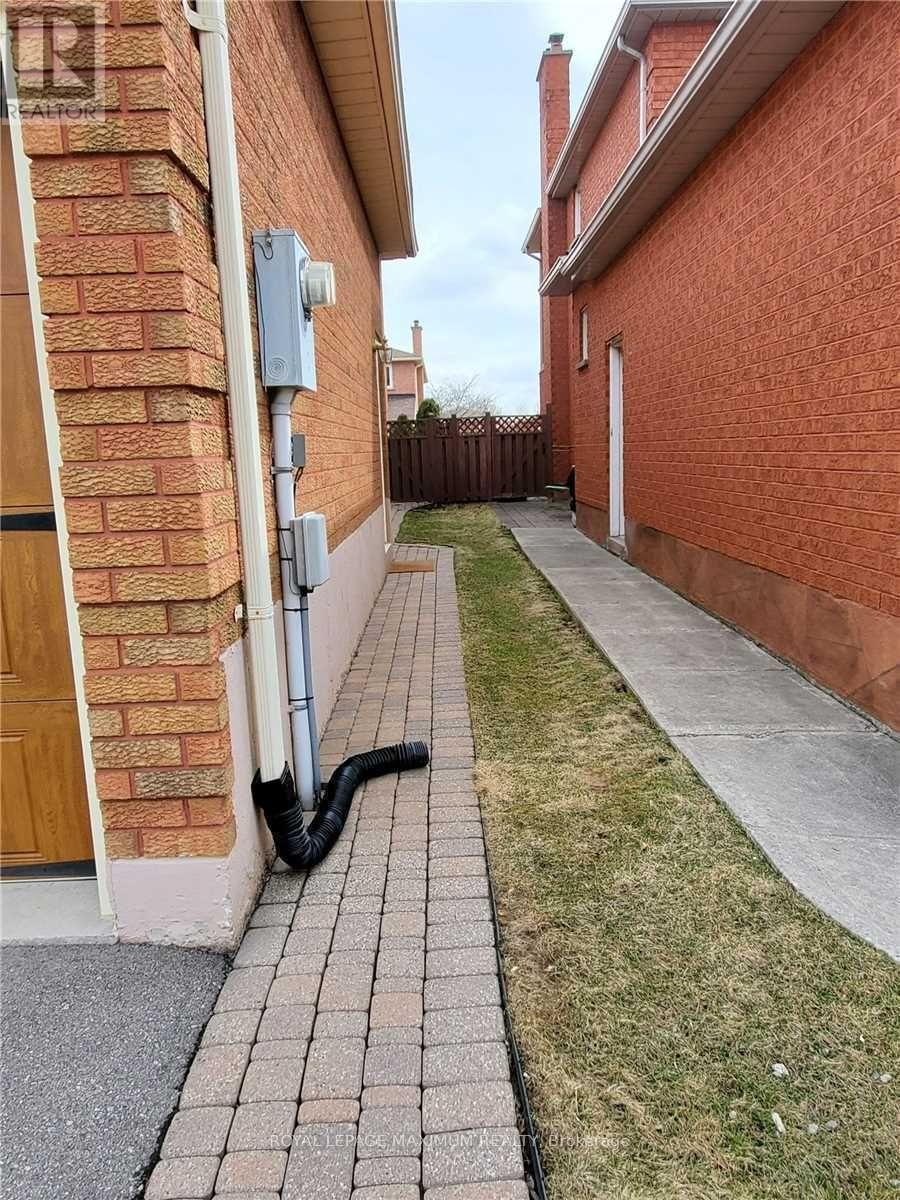 Bsmt - 7 Morning Star Drive, Vaughan, ON - Outdoor With Exterior