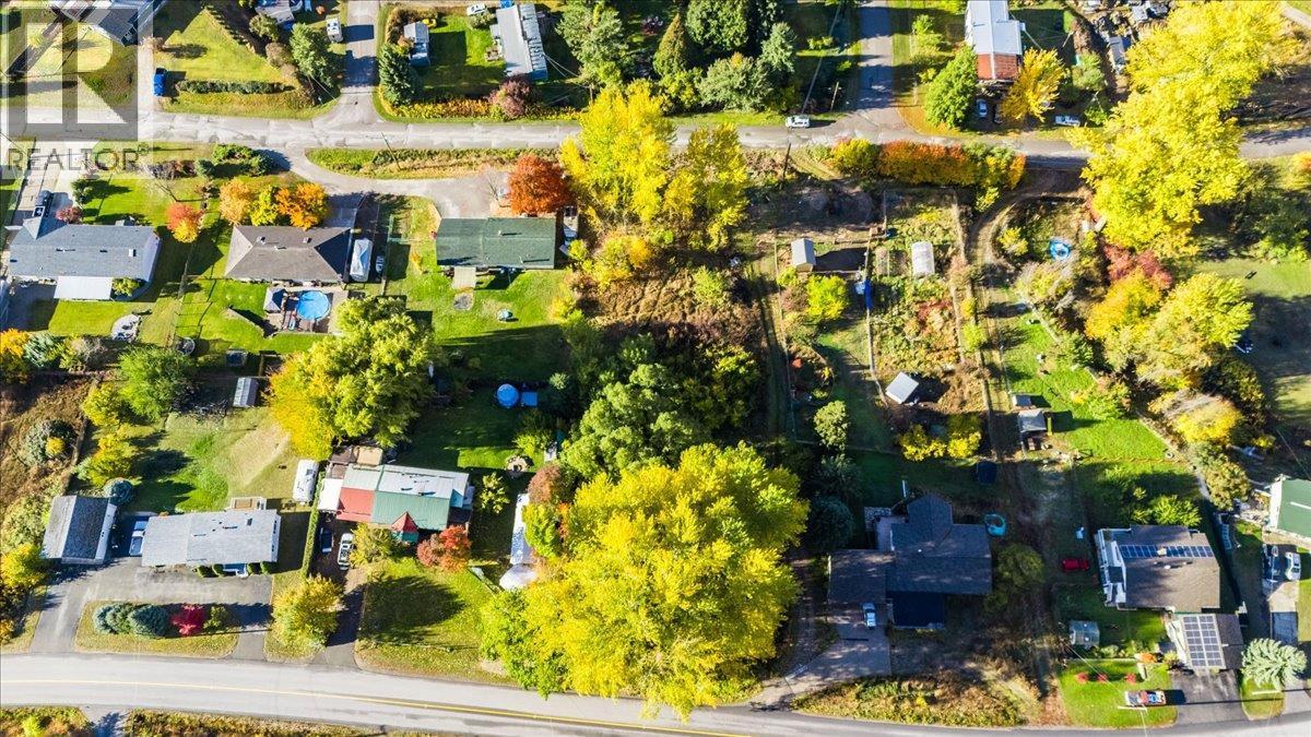 2073 Raspberry Road, Robson, BC