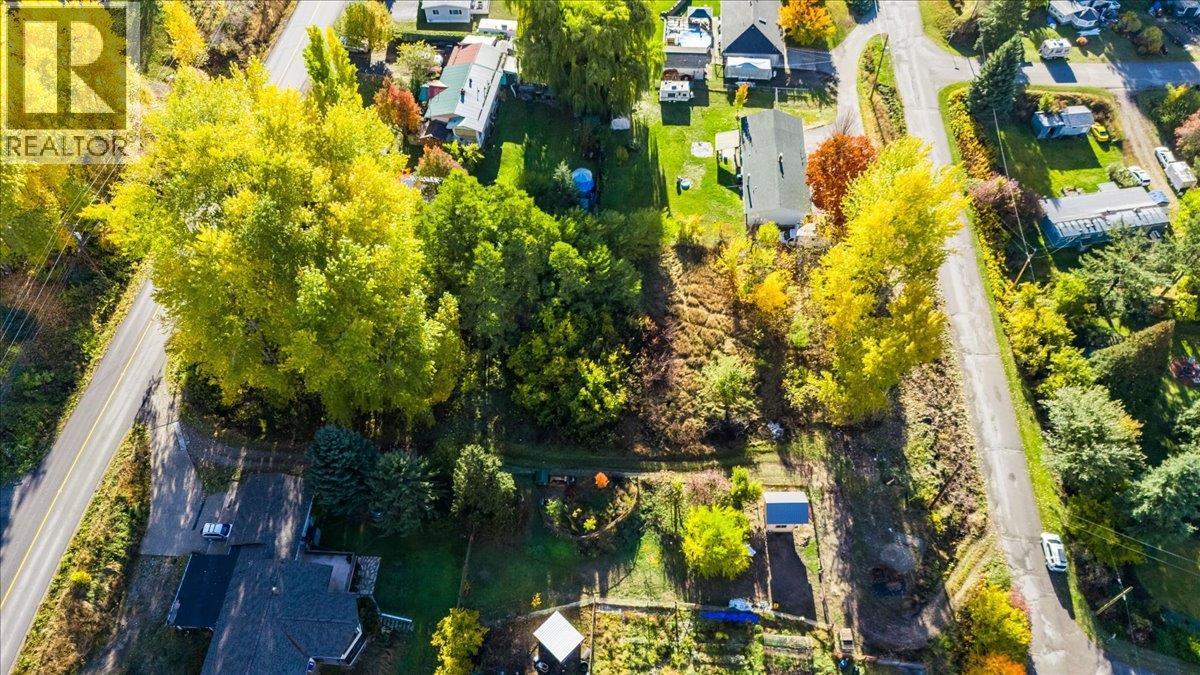 2073 Raspberry Road, Robson, BC