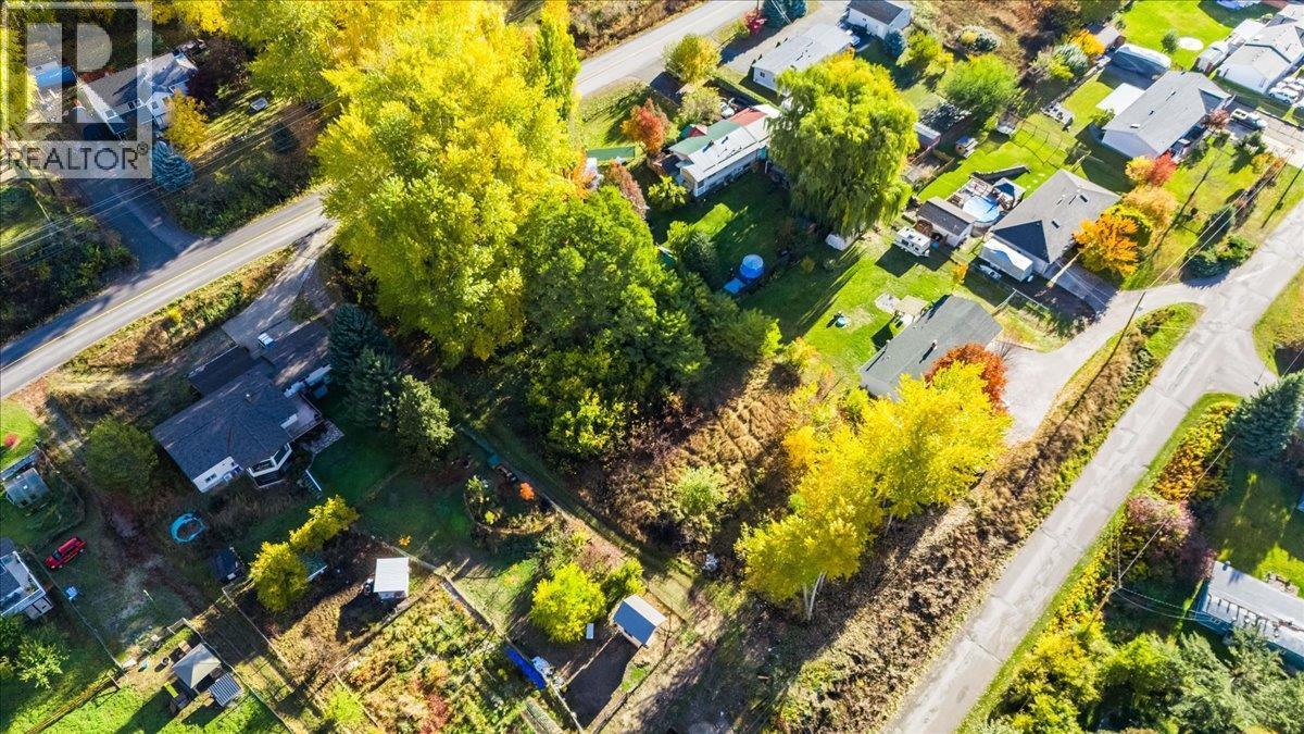 2073 Raspberry Road, Robson, BC