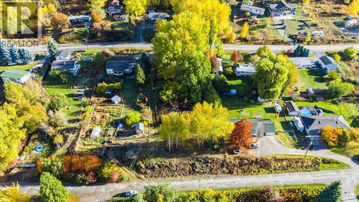 2073 Raspberry Road, Robson, BC