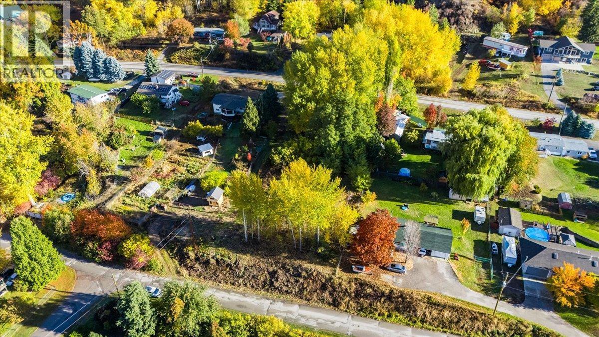 2073 Raspberry Road, Robson, BC