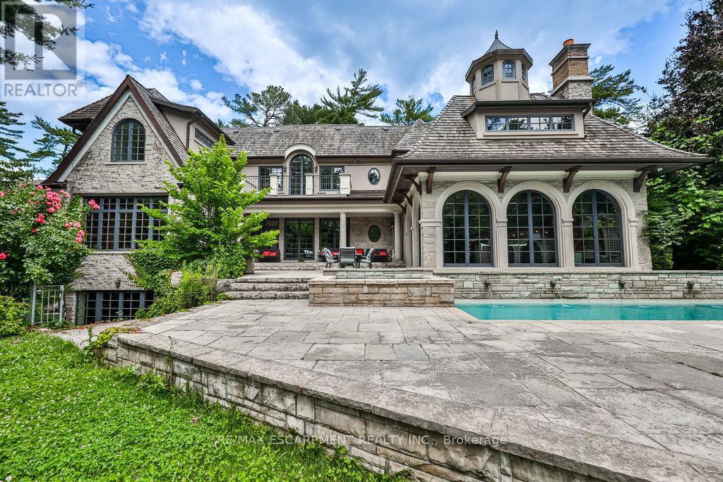 1476 Carmen Drive, Mississauga, ON - Outdoor With In Ground Pool