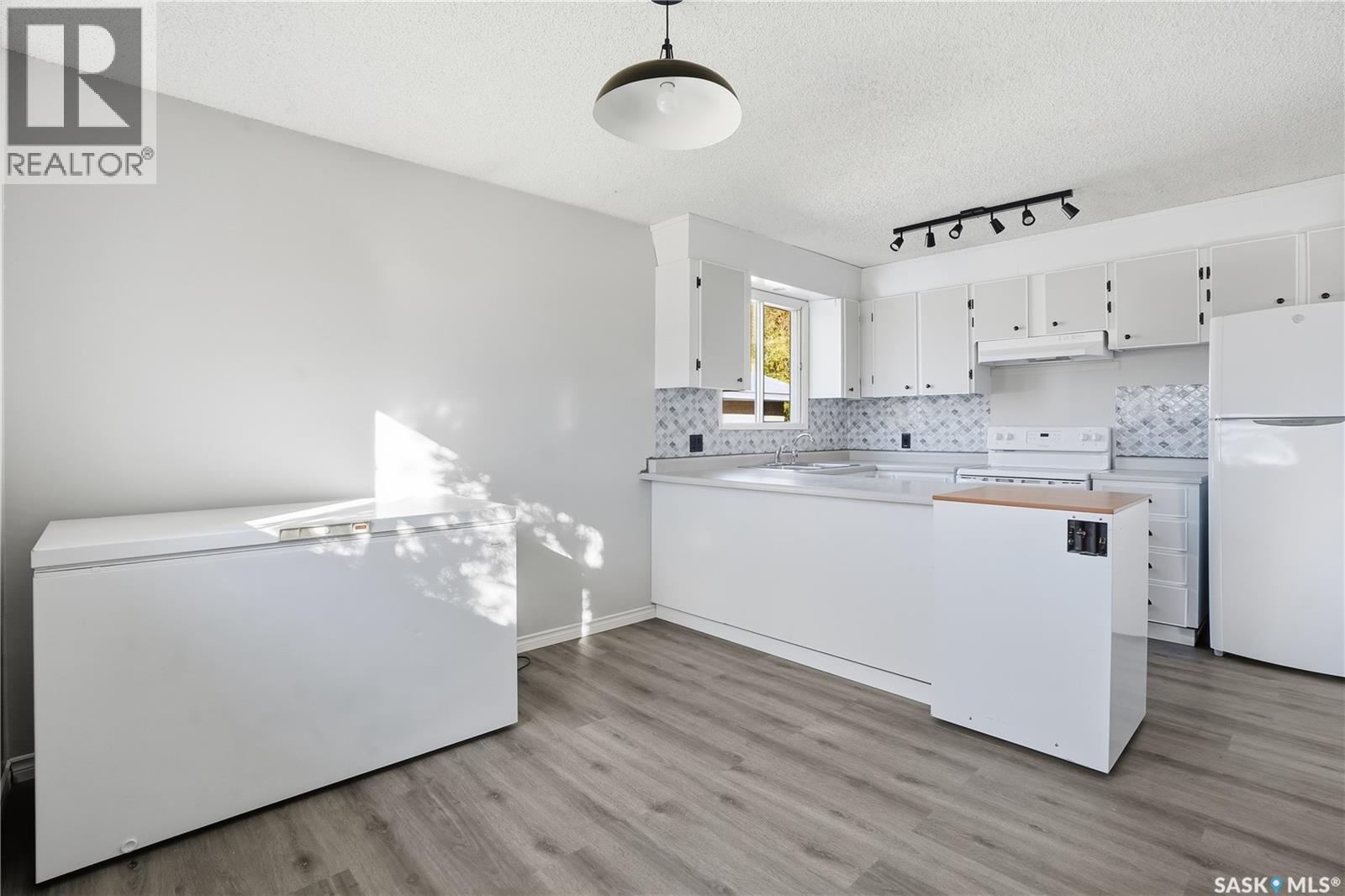 27 Brockelbank Crescent, Regina, SK - Indoor