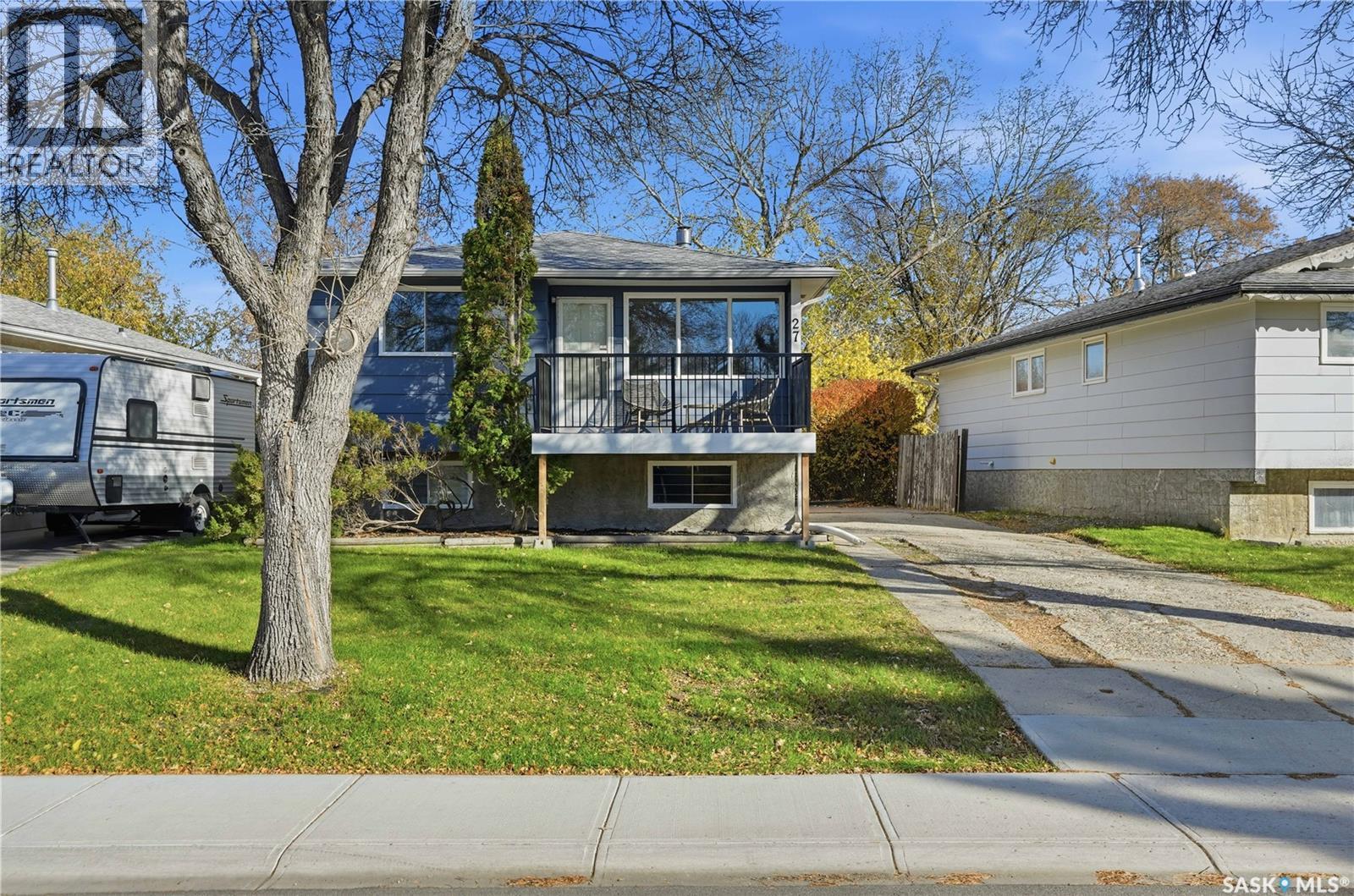 27 Brockelbank Crescent, Regina, SK - Outdoor