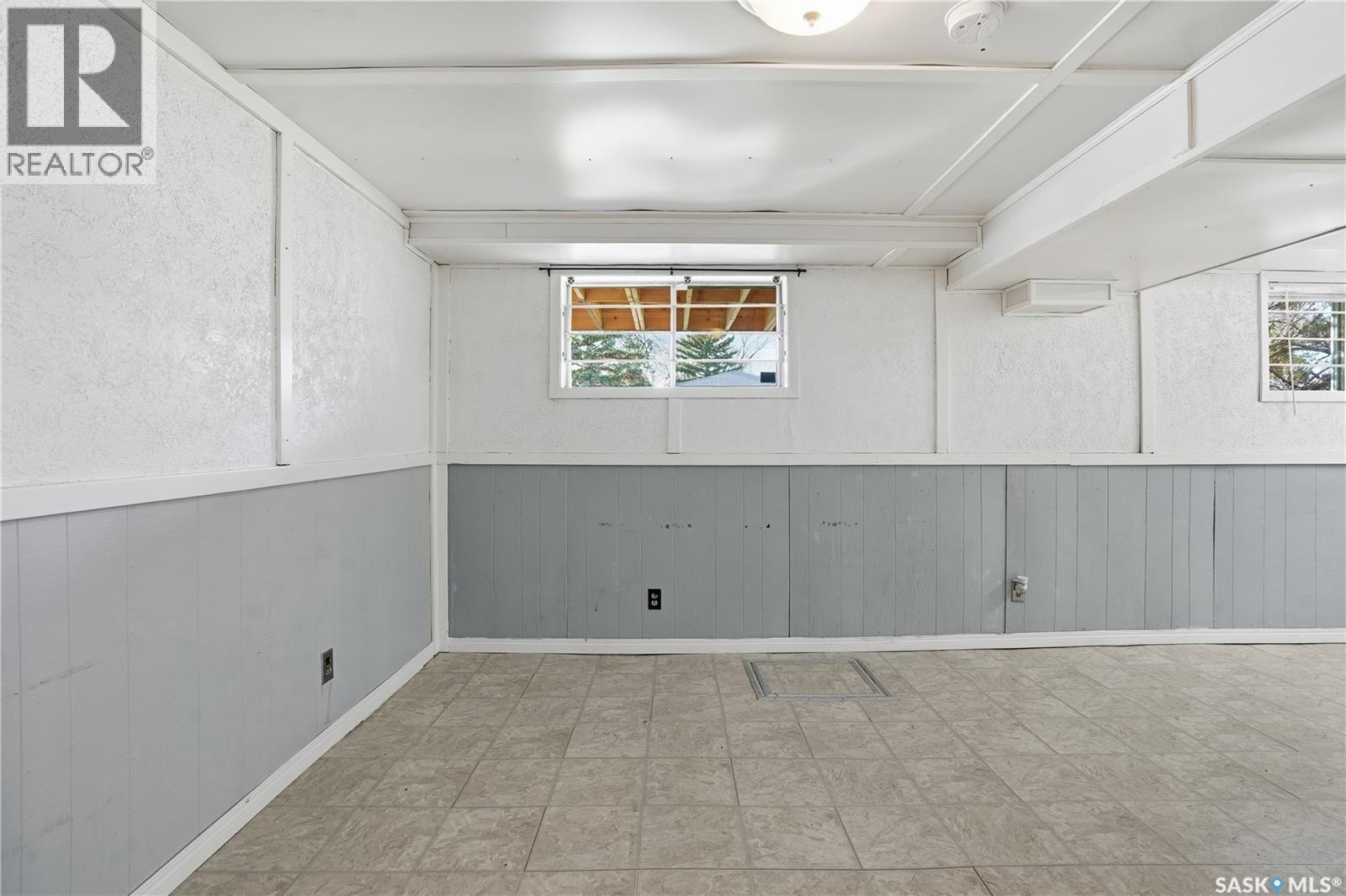 27 Brockelbank Crescent, Regina, SK - Indoor Photo Showing Other Room