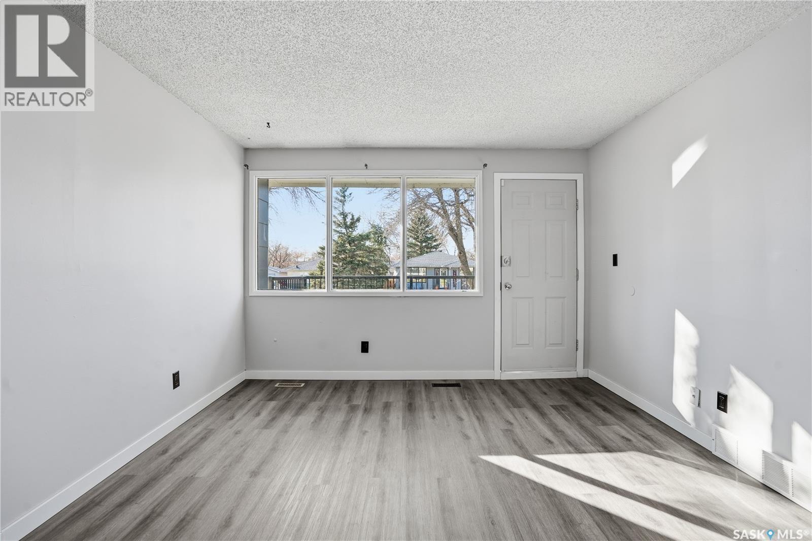 27 Brockelbank Crescent, Regina, SK - Indoor Photo Showing Other Room