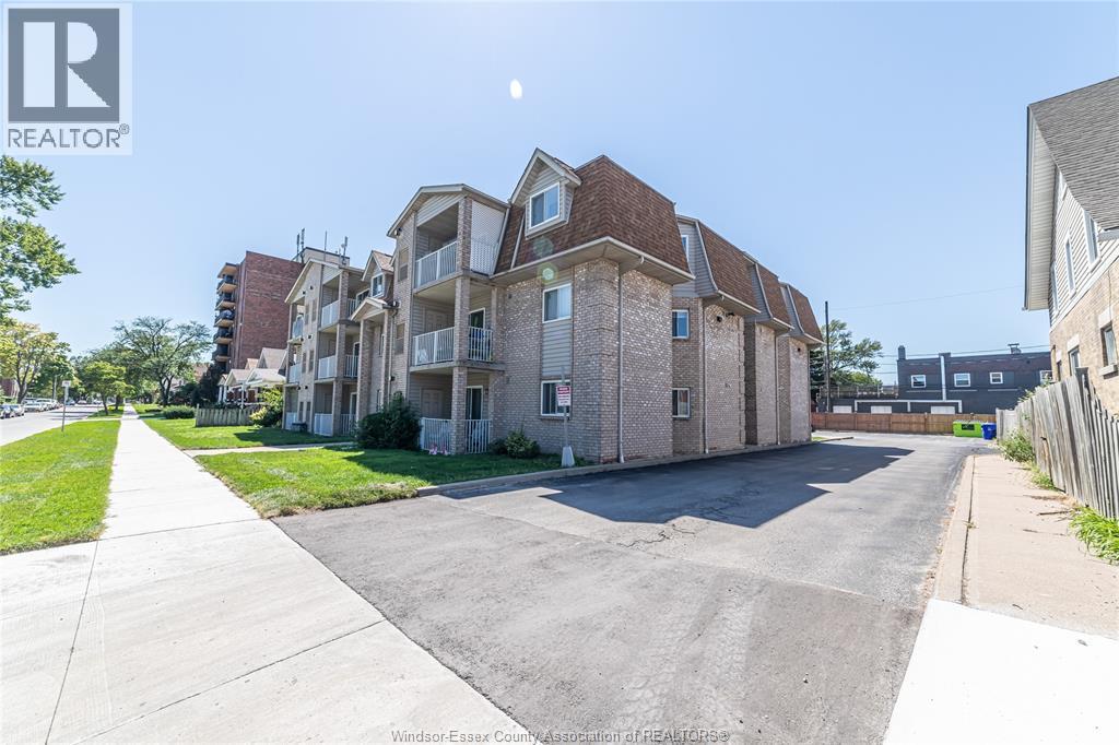 1323 Langlois Avenue Unit# 105, Windsor, ON - Outdoor With Facade