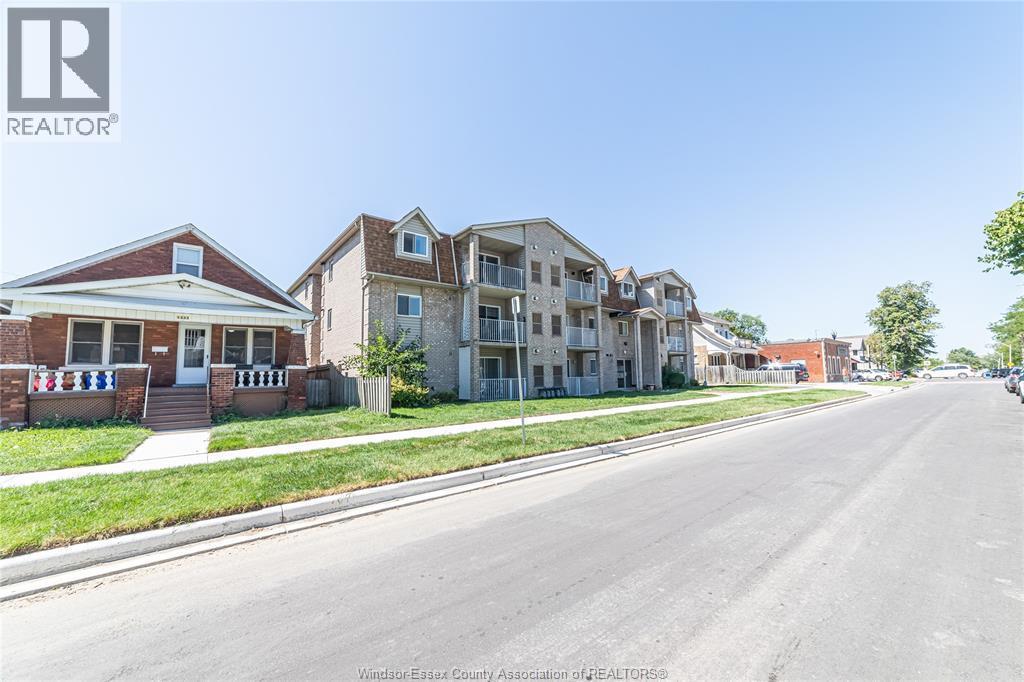 1323 Langlois Avenue Unit# 105, Windsor, ON - Outdoor With Facade