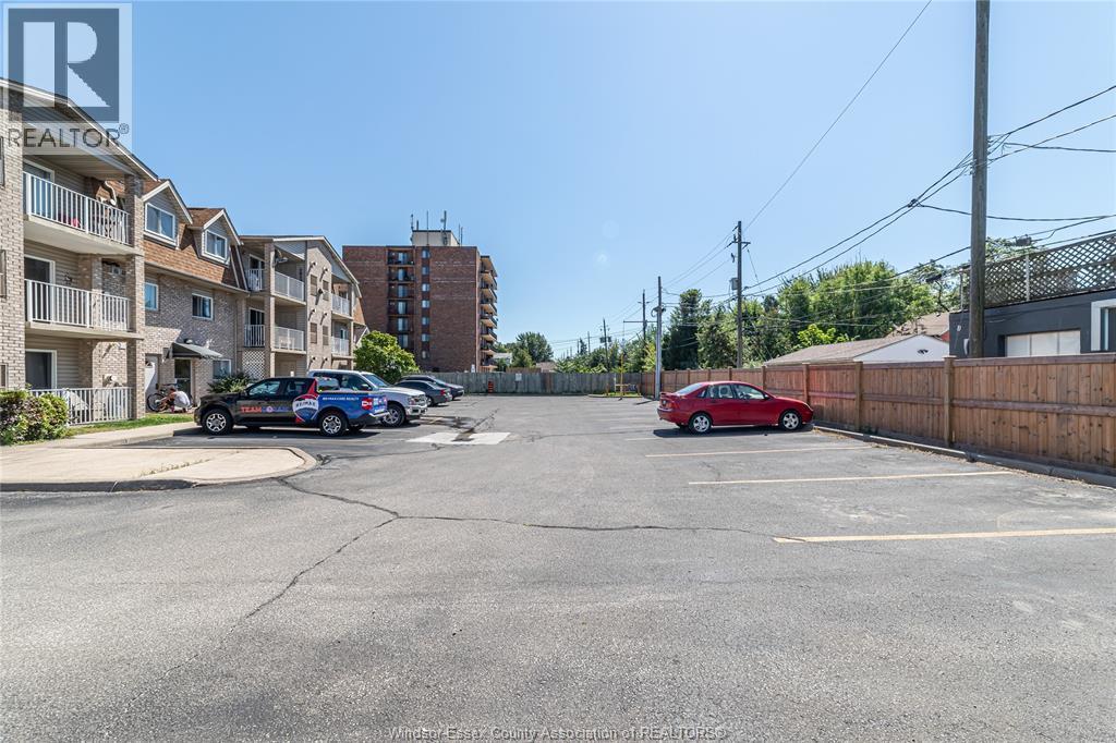 1323 Langlois Avenue Unit# 105, Windsor, ON - Outdoor