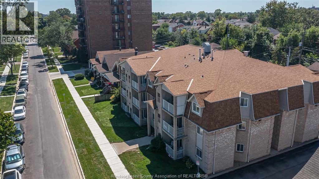1323 Langlois Avenue Unit# 105, Windsor, ON - Outdoor