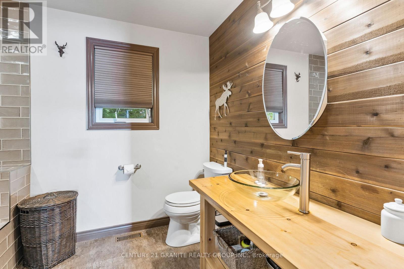 1140 Regal Trail, Highlands East (Cardiff Ward), ON - Indoor Photo Showing Bathroom