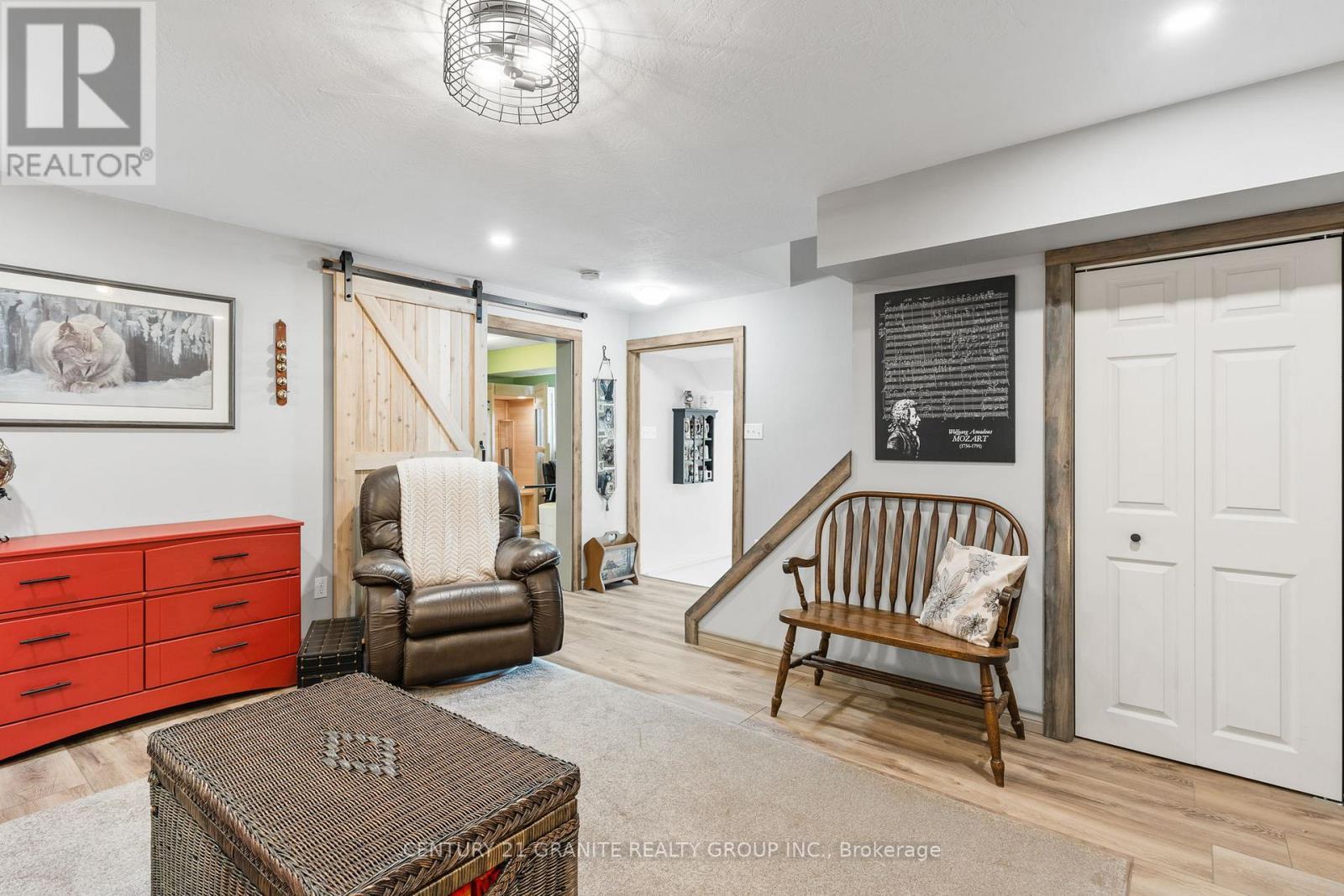 1140 Regal Trail, Highlands East (Cardiff Ward), ON - Indoor Photo Showing Other Room