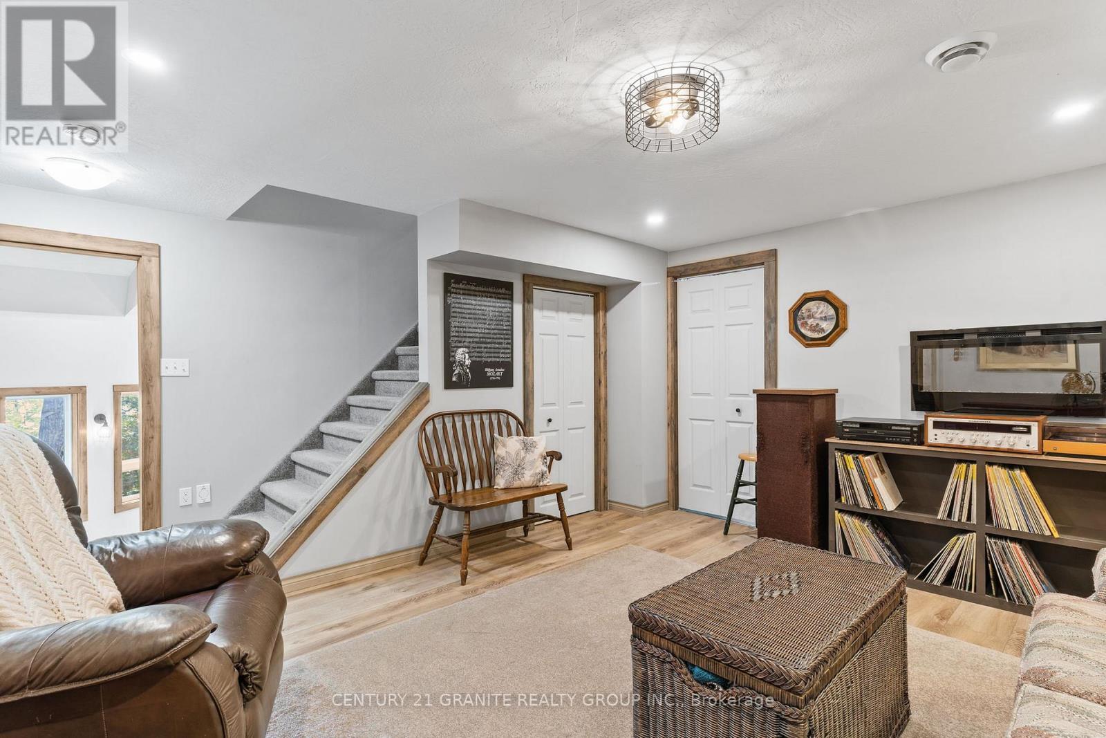 1140 Regal Trail, Highlands East (Cardiff Ward), ON - Indoor