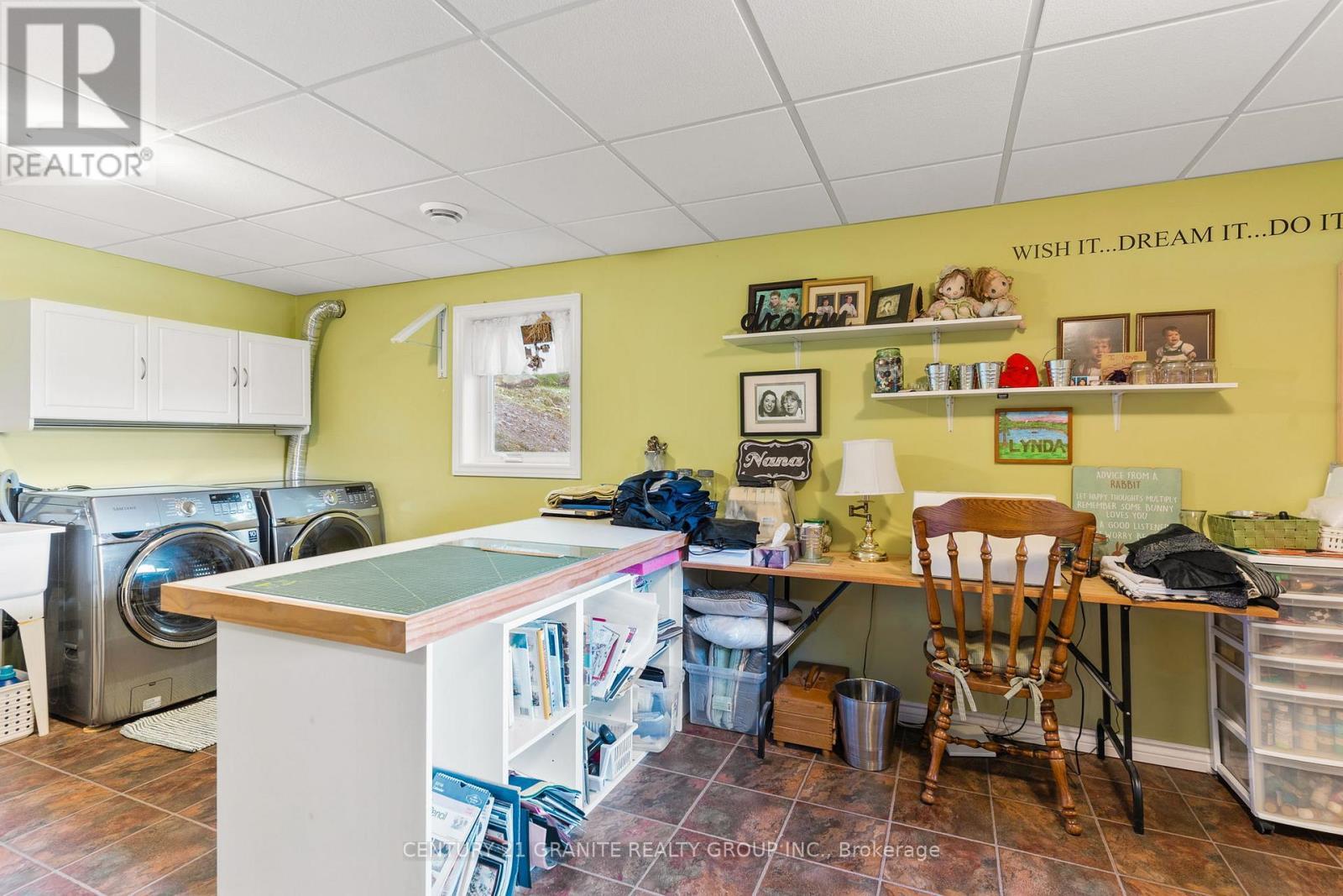 1140 Regal Trail, Highlands East (Cardiff Ward), ON - Indoor Photo Showing Laundry Room