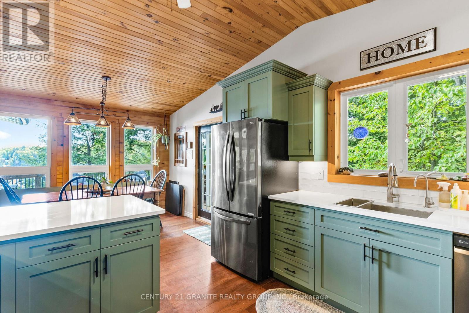 1140 Regal Trail, Highlands East (Cardiff Ward), ON - Indoor Photo Showing Kitchen With Double Sink