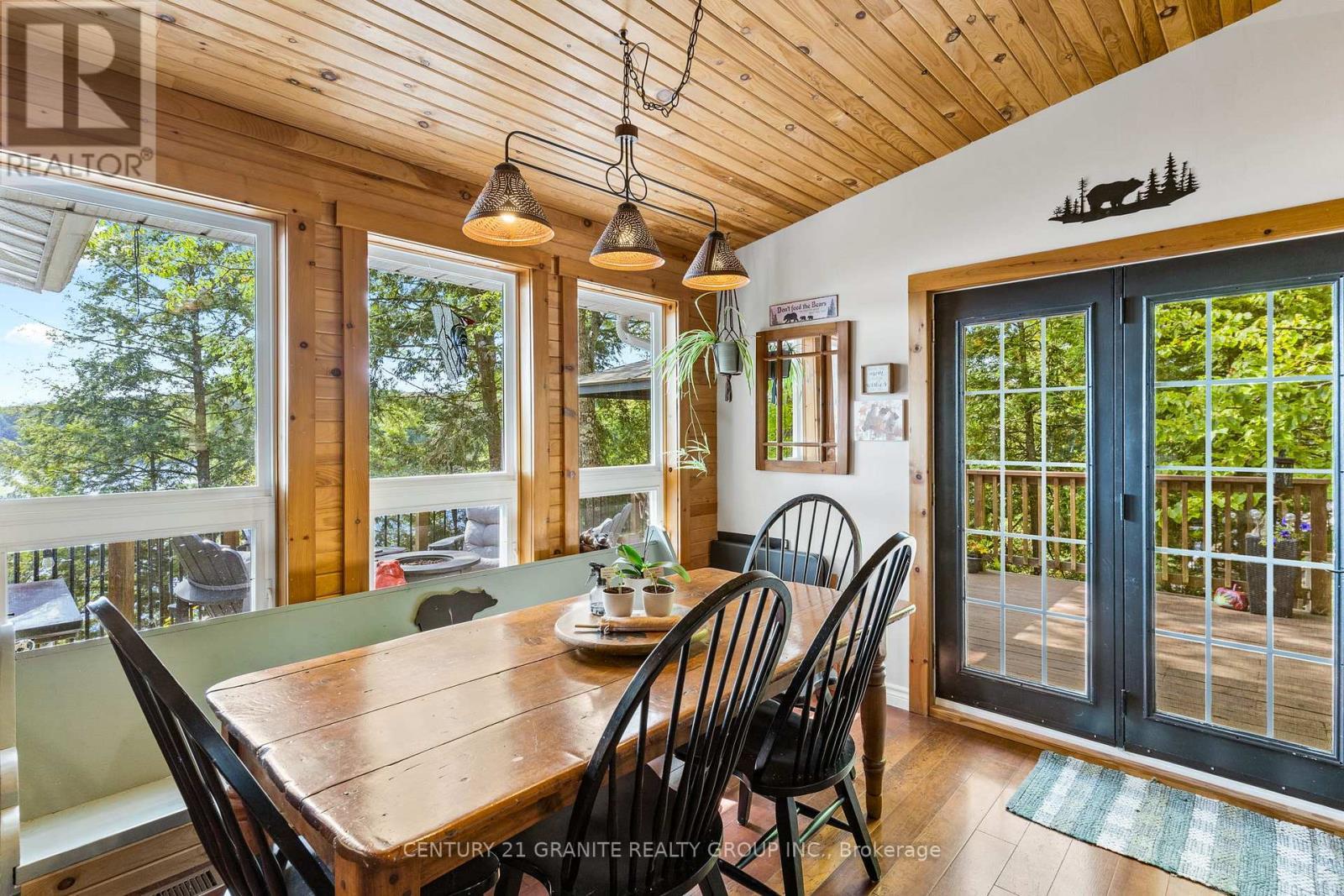 1140 Regal Trail, Highlands East (Cardiff Ward), ON - Indoor Photo Showing Dining Room