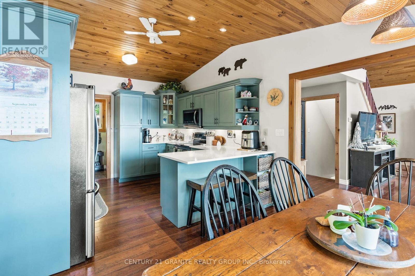 1140 Regal Trail, Highlands East (Cardiff Ward), ON - Indoor Photo Showing Dining Room