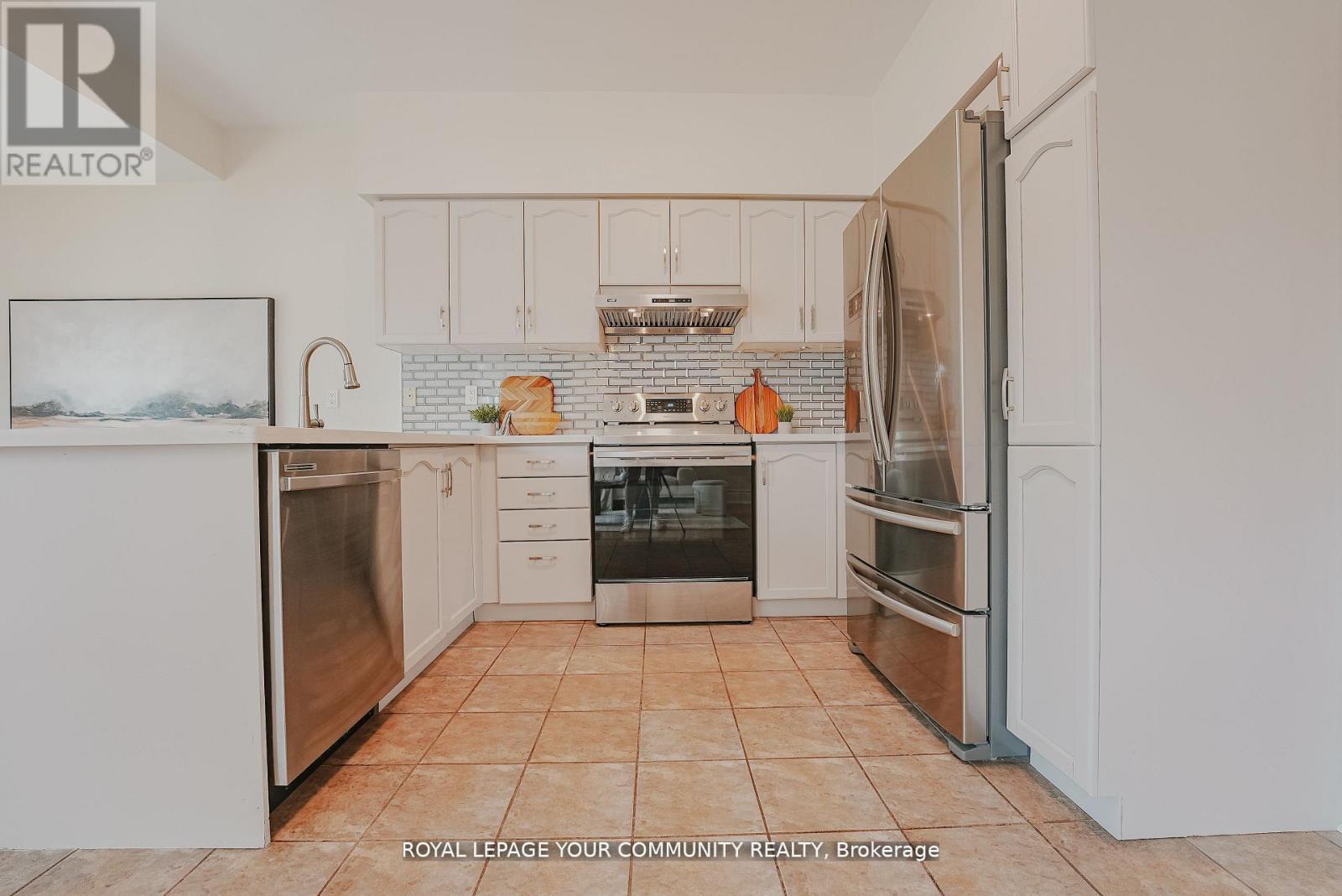 550 Greig Circle, Newmarket, ON - Indoor Photo Showing Kitchen With Upgraded Kitchen