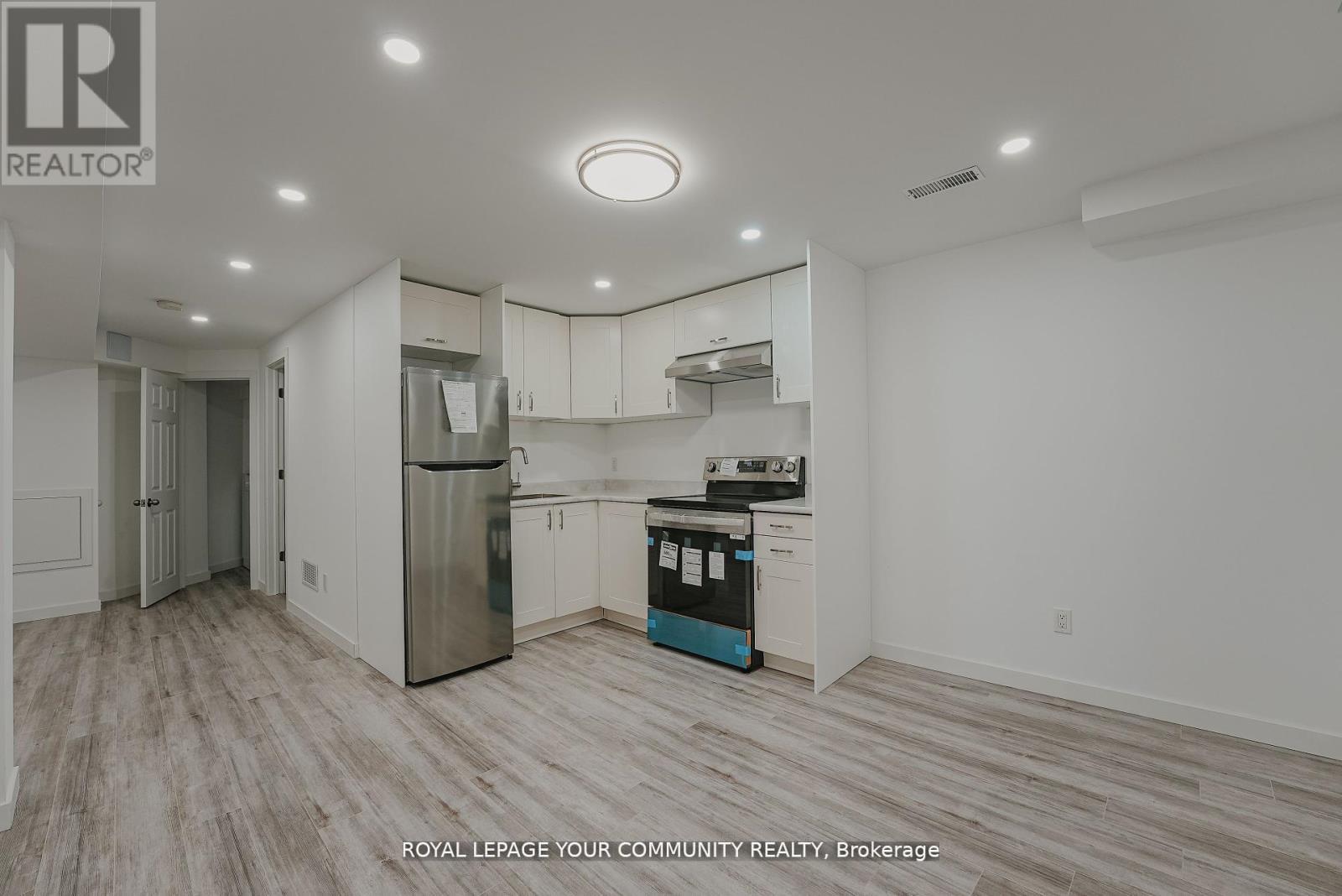 550 Greig Circle, Newmarket, ON - Indoor Photo Showing Kitchen