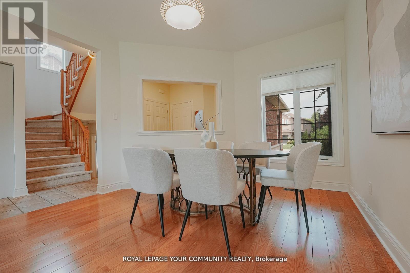 550 Greig Circle, Newmarket, ON - Indoor Photo Showing Dining Room