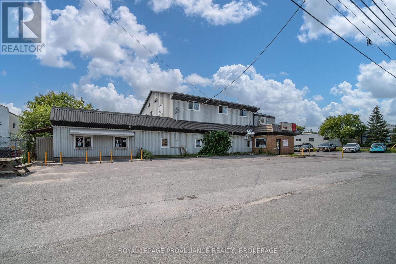 140 Hickson Avenue, Kingston (East Of Sir John A. Blvd), ON