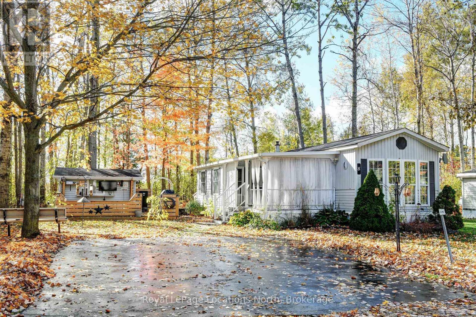 8 Prince Edward Drive, Springwater, ON - Outdoor