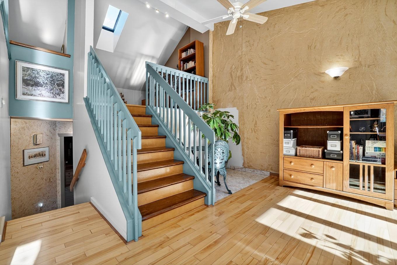 Staircase - 39 Rue St-Jean, Longueuil (Le Vieux-Longueuil), QC - Indoor Photo Showing Other Room
