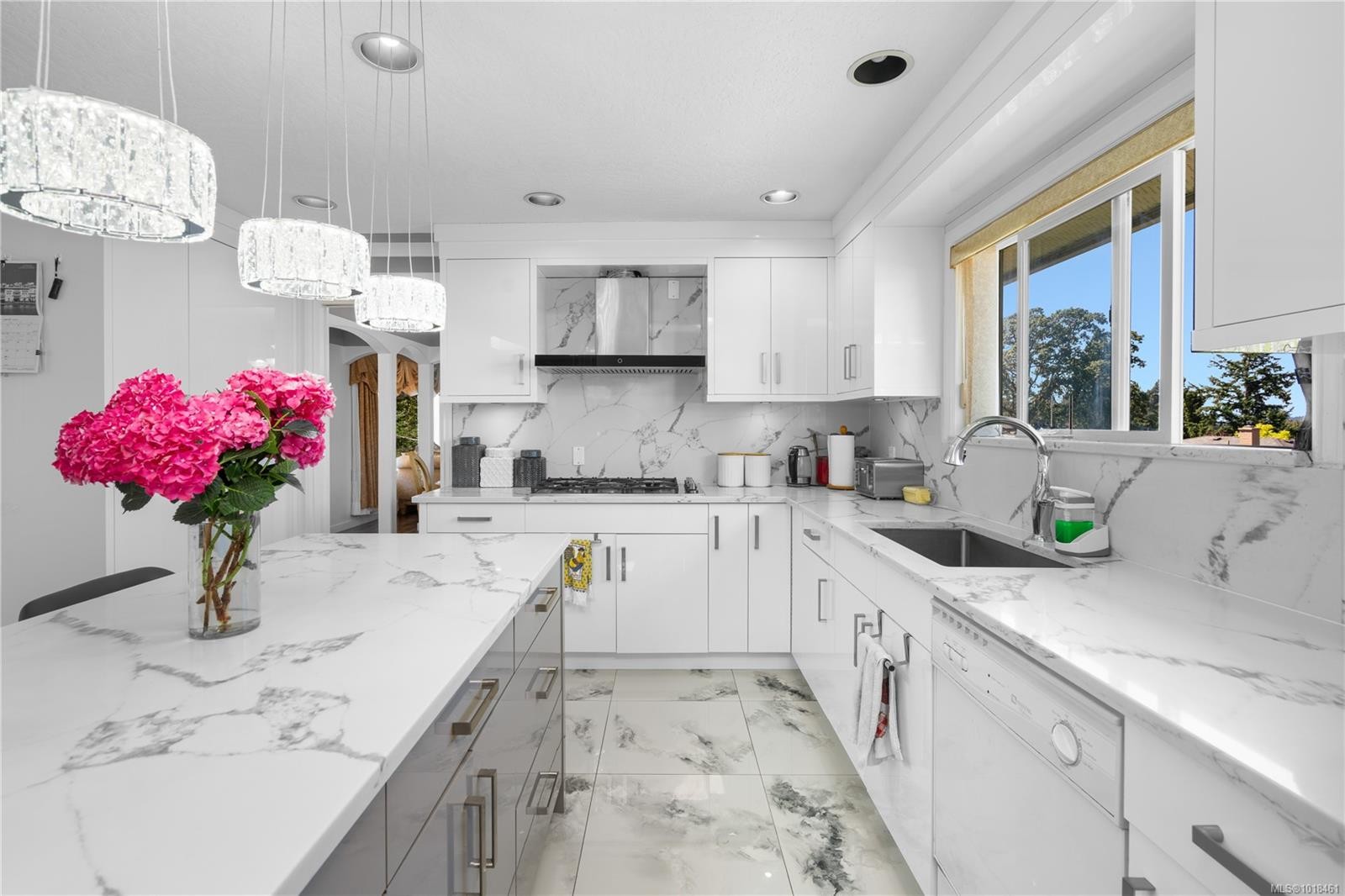 4202 Quadra St, Saanich, BC