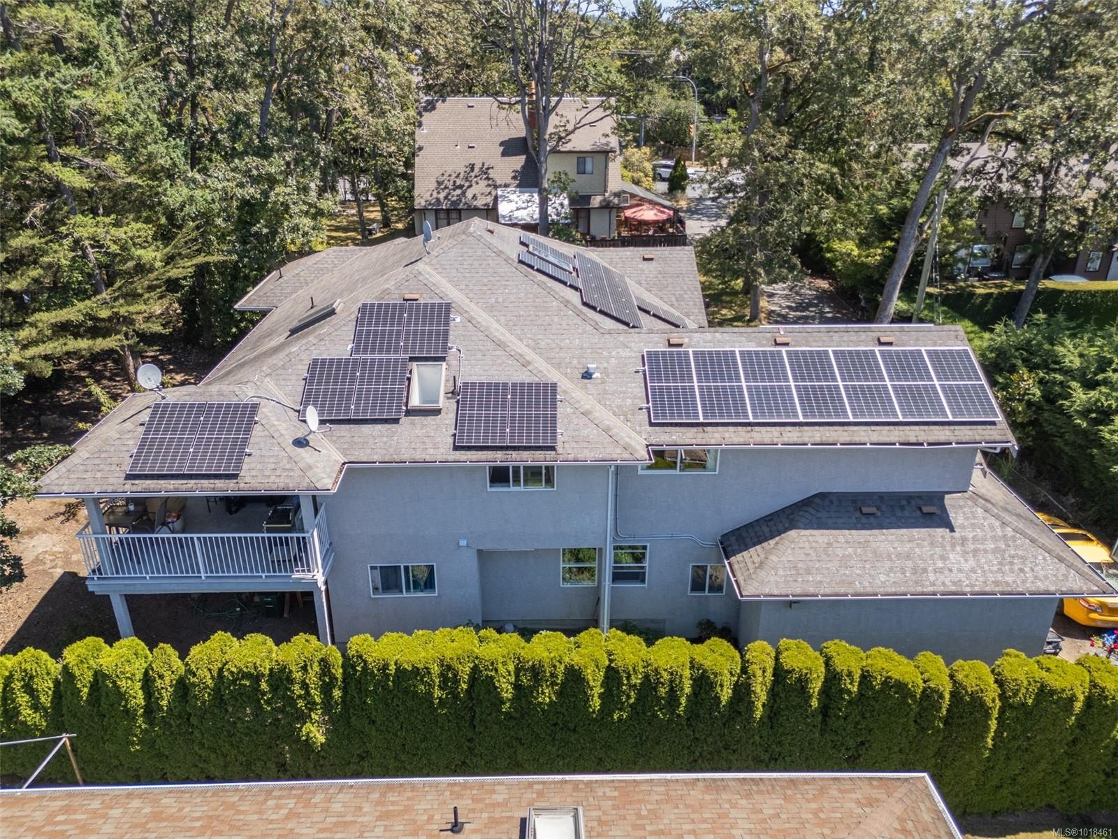 4202 Quadra St, Saanich, BC