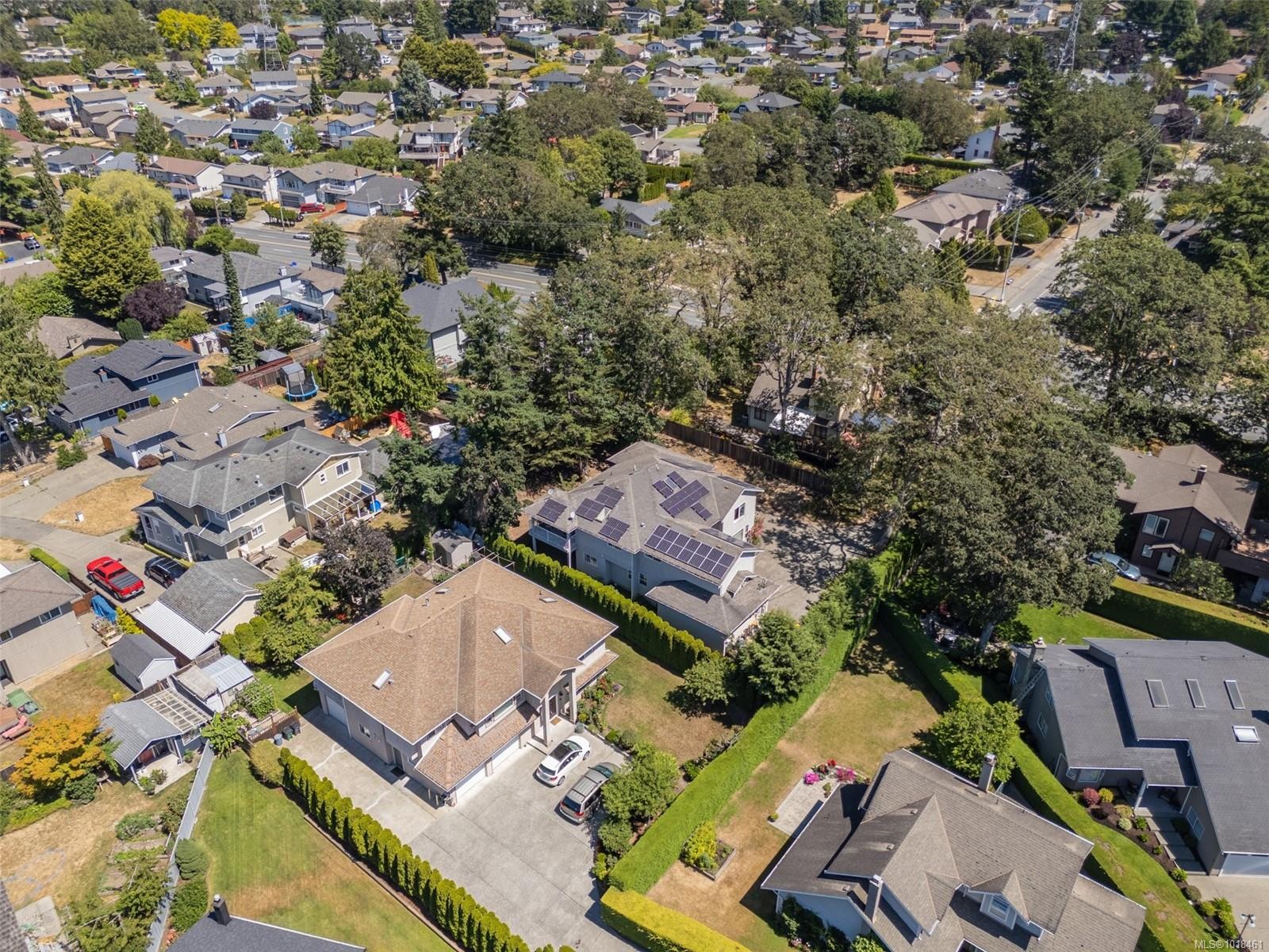 4202 Quadra St, Saanich, BC