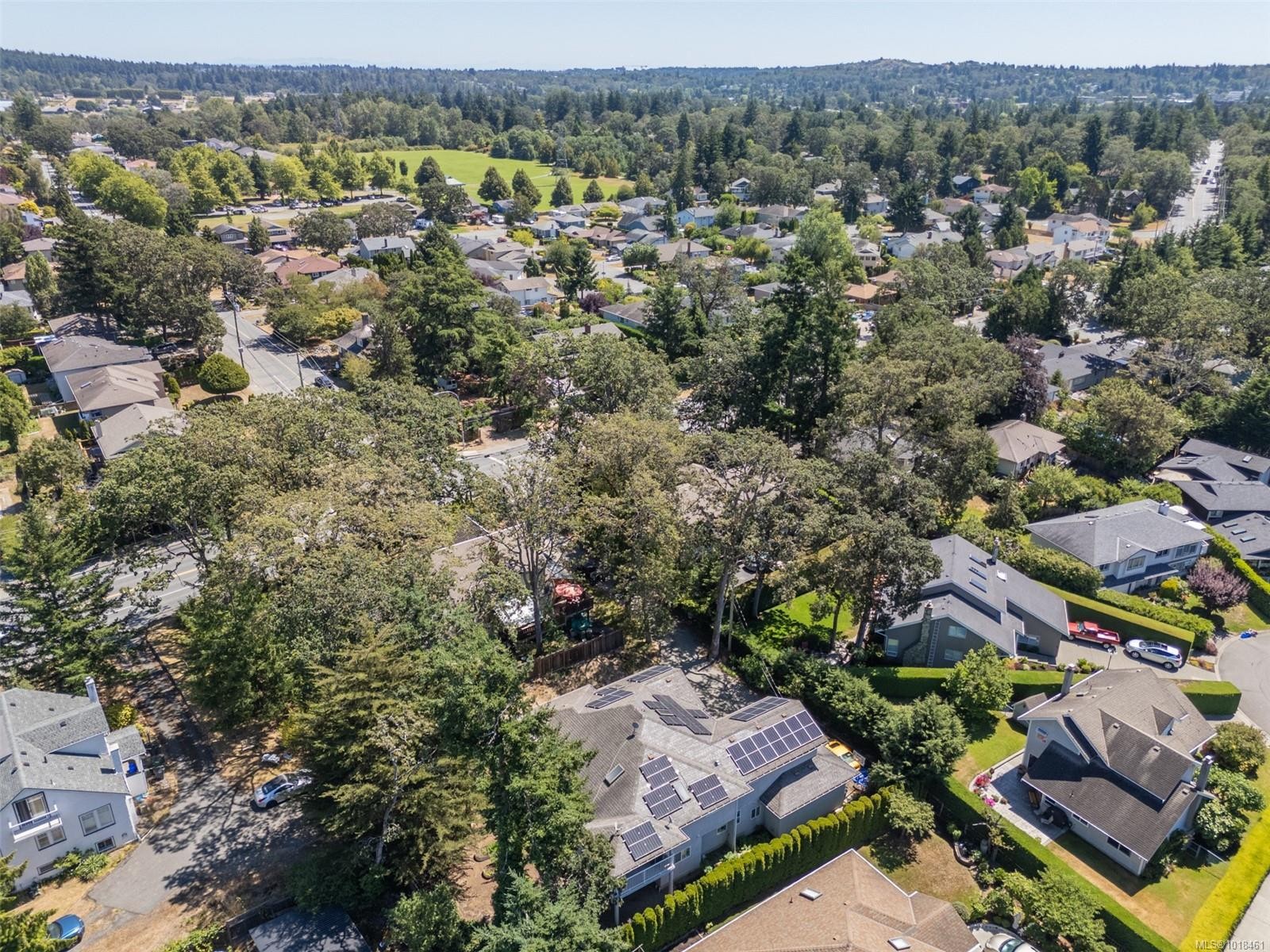 4202 Quadra St, Saanich, BC